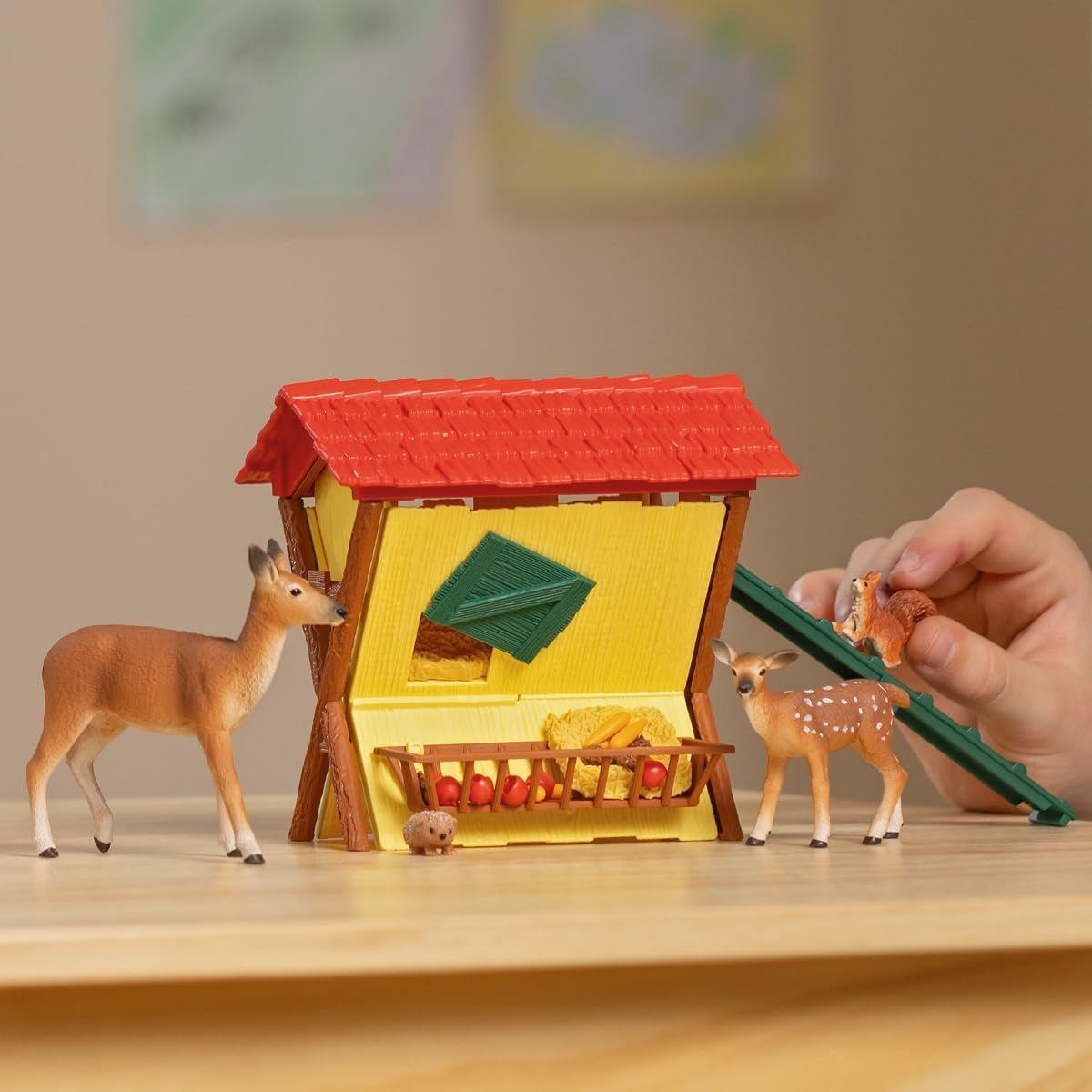 Schleich® Spielwelt »FARM WORLD, Fütterung der Waldtiere (42658)«