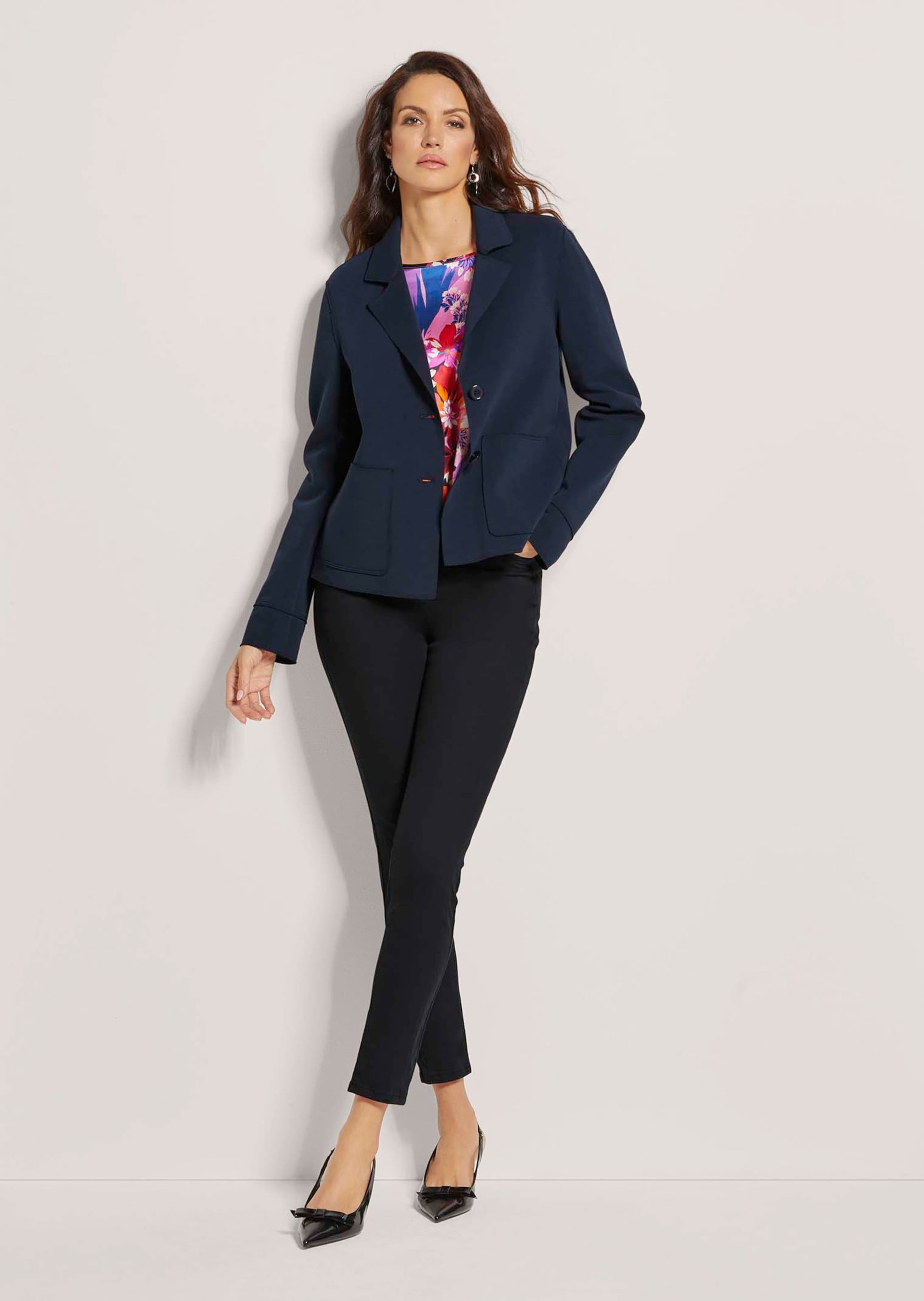 MADELEINE Outdoorjacke »Jacke Trendstarke Kurzjacke mit Kettenaufhänger«