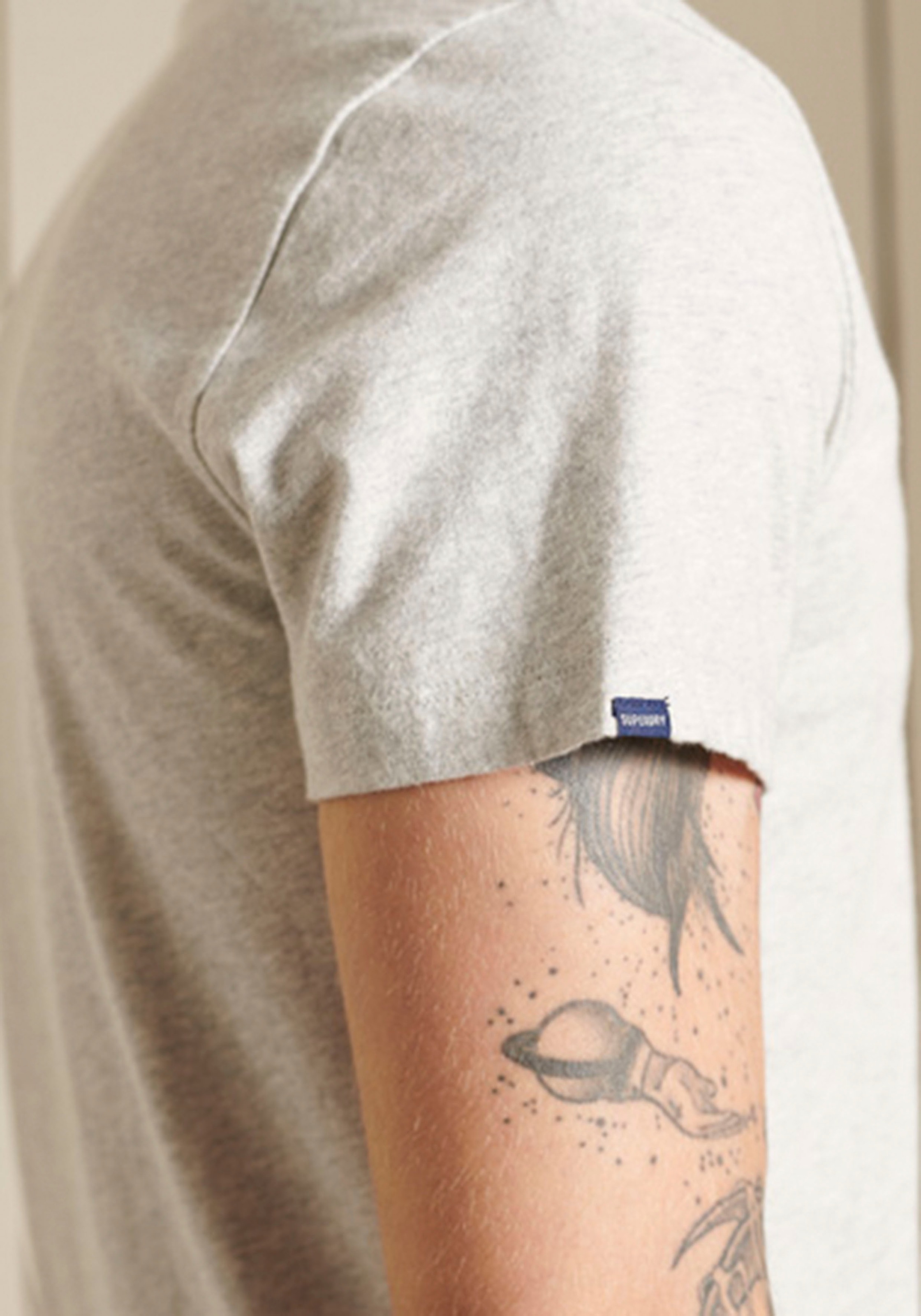 Superdry V-Shirt »VINTAGE LOGO EMB VEE«
