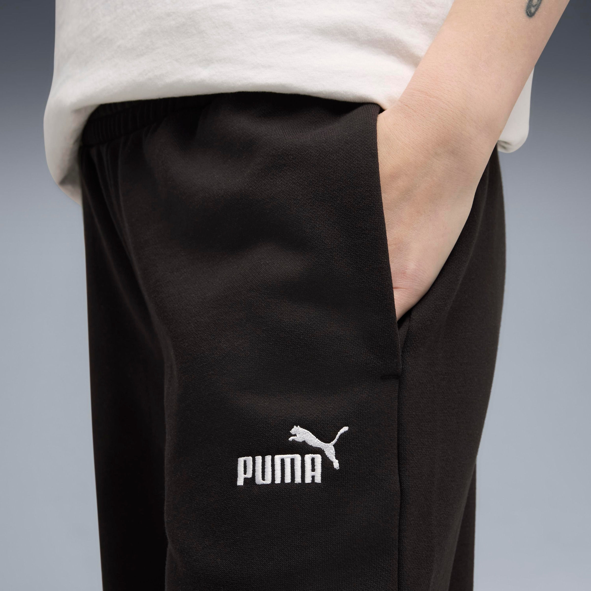 PUMA Trainingshose »ESS SMALL NO 1 LOGO COMFORT STRAIGHT PANTS FL OP«  für sportliche Aktivitäten, bequemer Tragekomfort