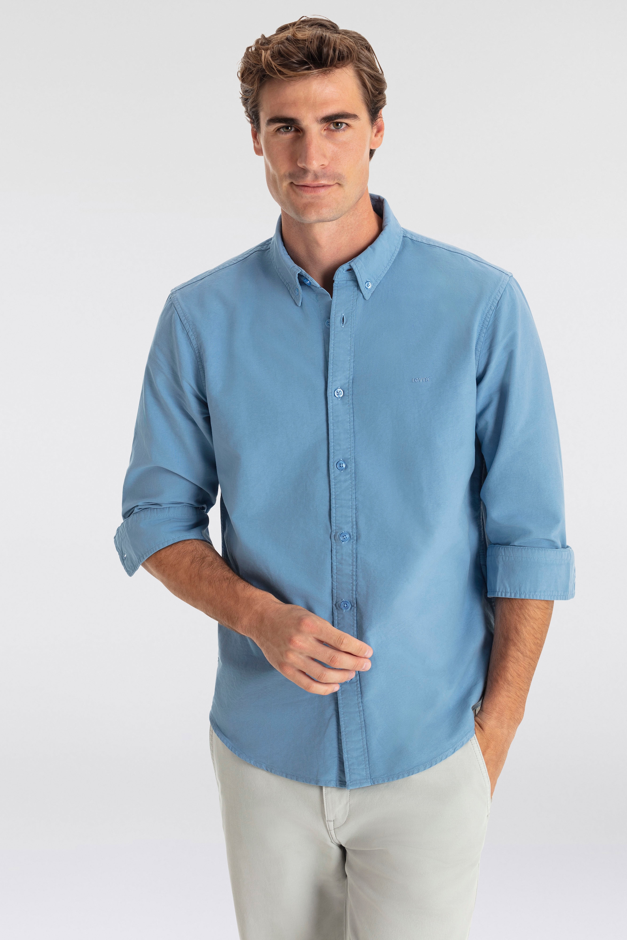 Levi's® Langarmhemd »AUTHENTIC BUTTON DOWN«, mit Ton-in-Ton Logostickerei auf der Brust