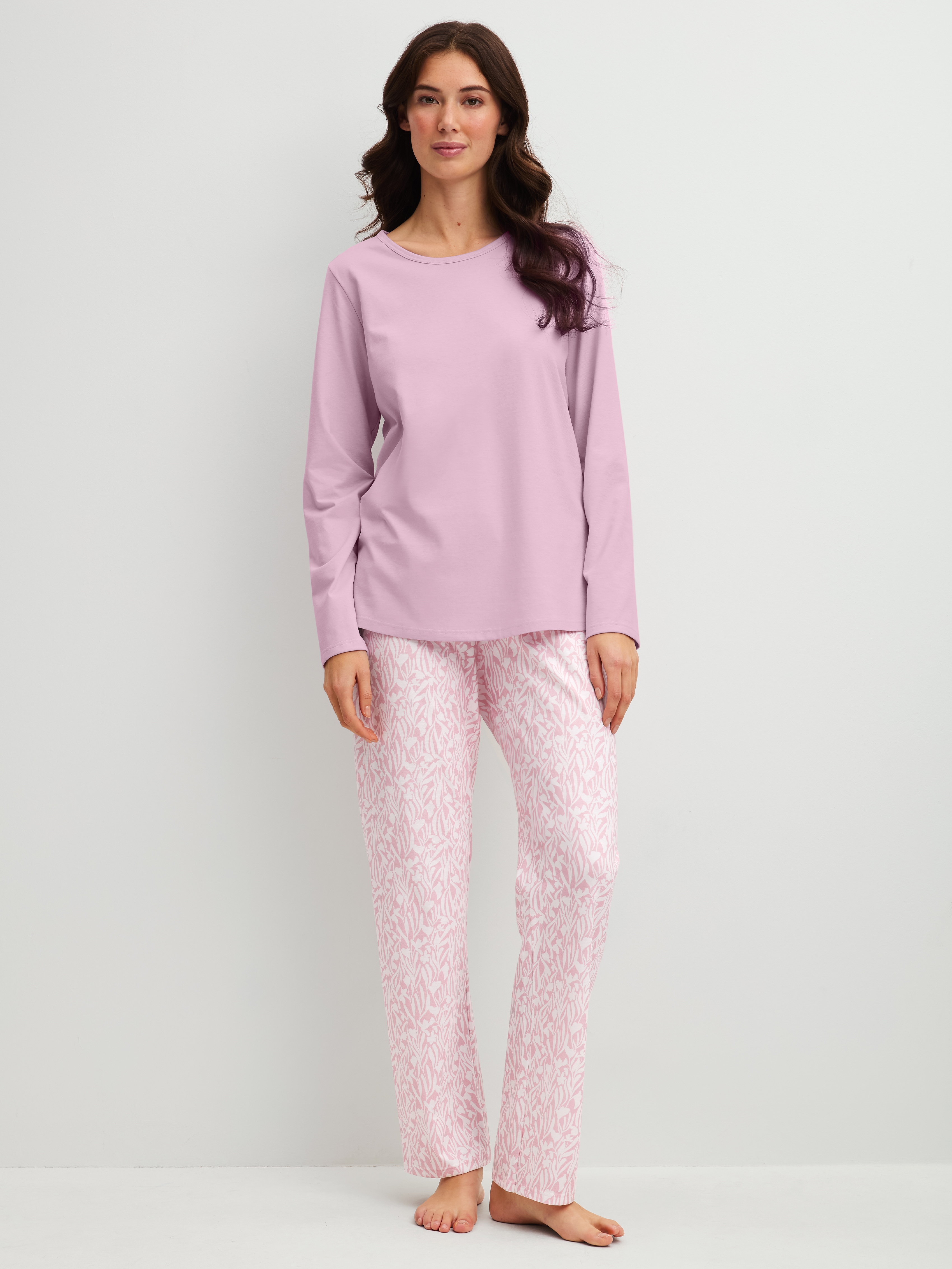 CALIDA Schlafanzug "Blooming Nights" 2 Streifen-Design, Single Jersey Qualität, Rundhals, Langarm, weich