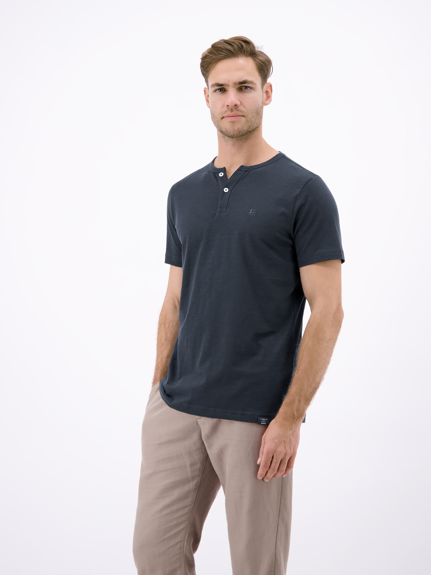 LERROS T-Shirt »T-Shirt mit Rundhalsausschnitt und Knopfleiste«