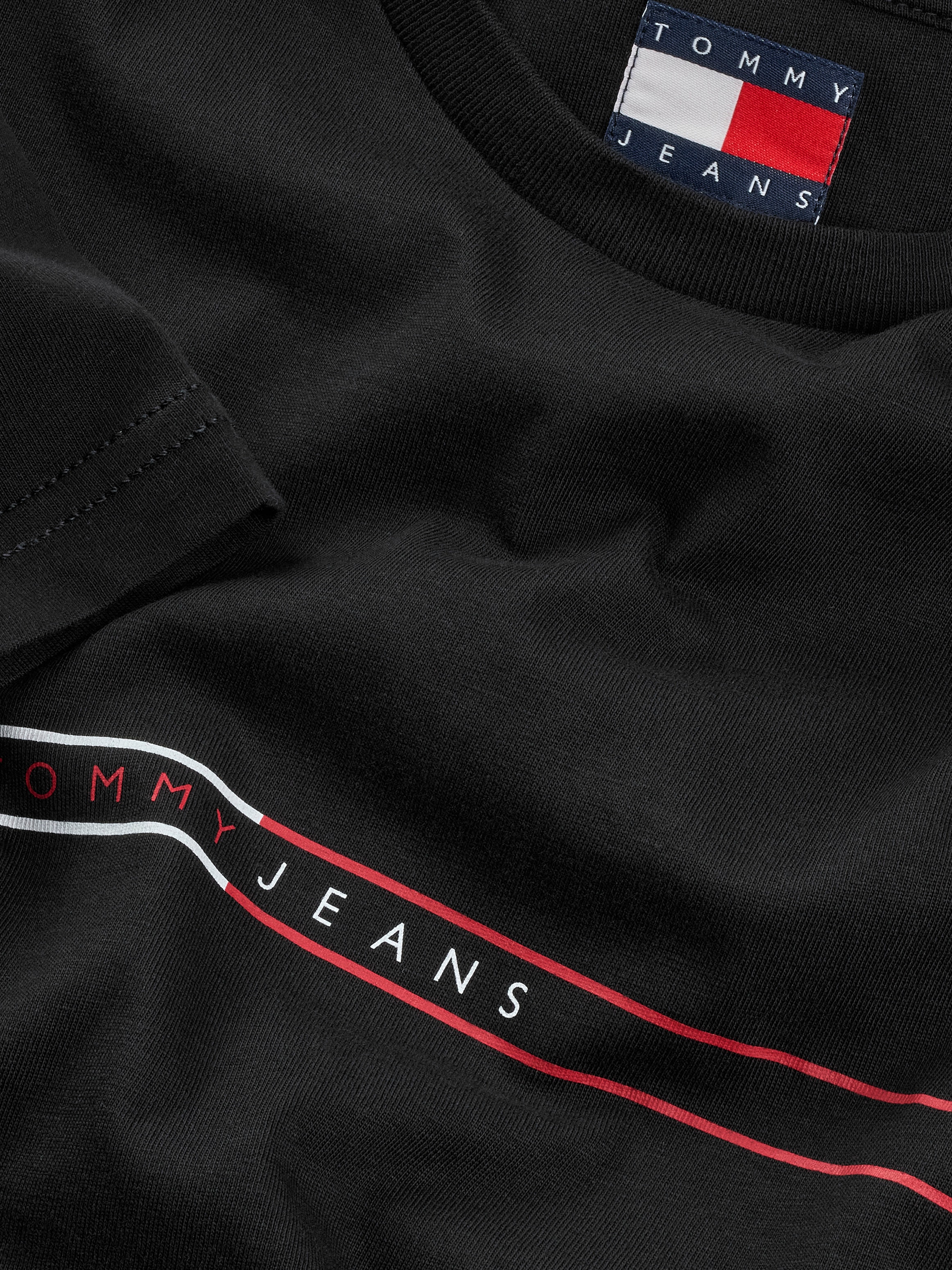 Tommy Jeans Kurzarmshirt »TJM SLIM ENTRY GRAPHIC TEE EXT«, Mit Rundhalsausschnitt