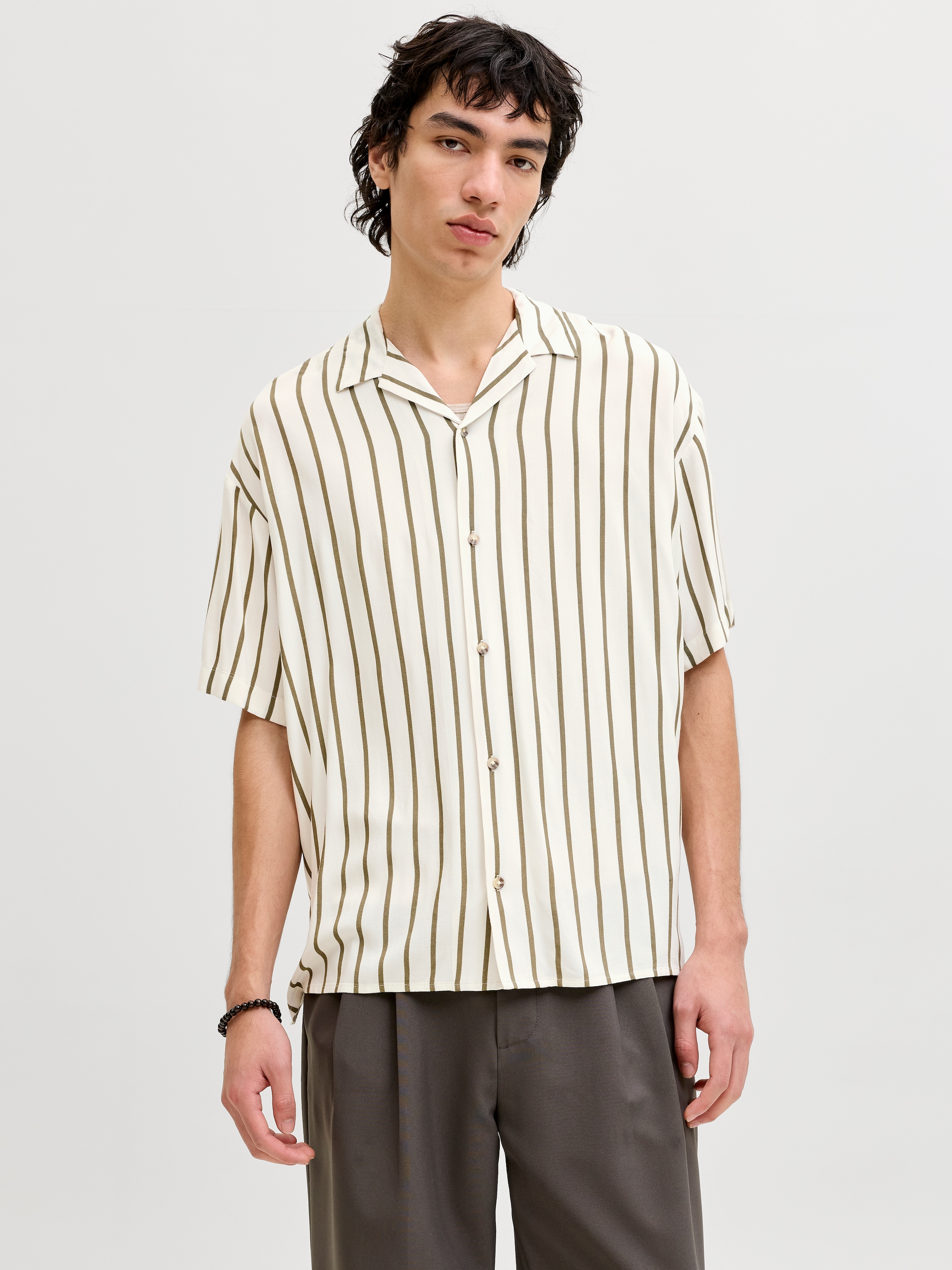 Jack & Jones Kurzarmhemd "JJEJEFF RESORT STRIPE SHIRT S/S SN" Viskose, loos günstig online kaufen