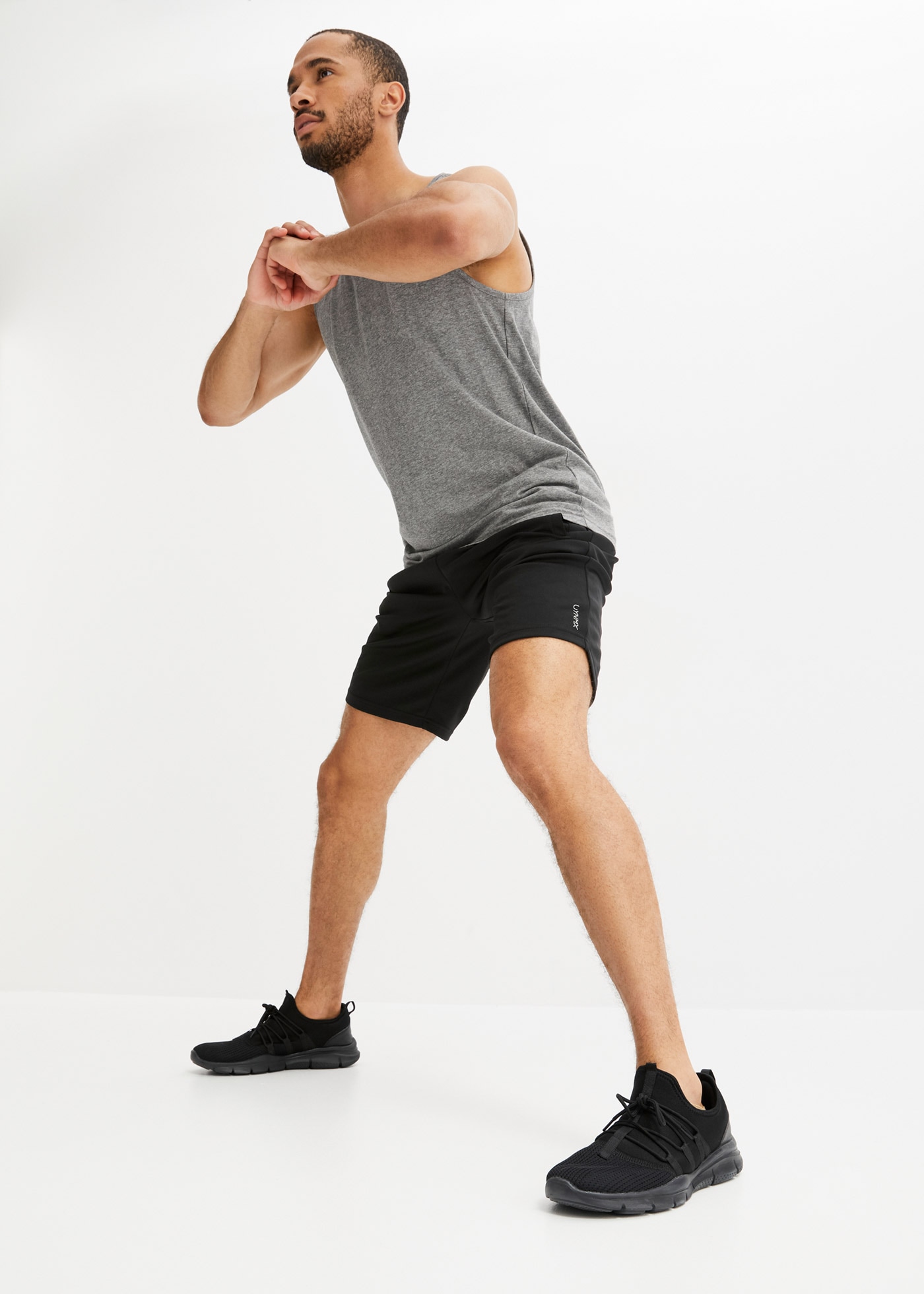 bonprix Shorts  aus Polyester, schnelltrocknend, Regular Fit