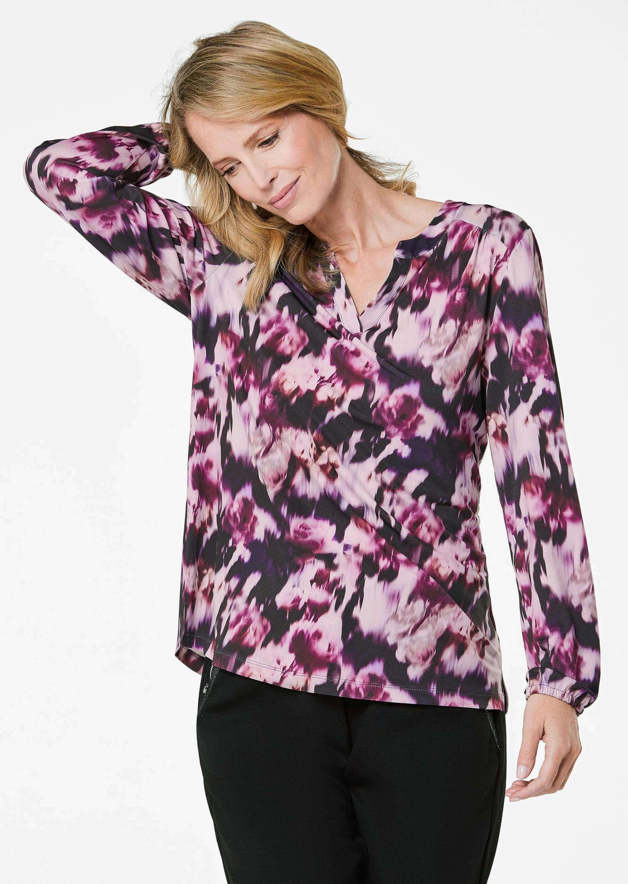 Kurzarmbluse GOLDNER "Elegantes Blusenshirt mit V-Ausschnitt", Damen, Gr. 42, pink (beere, gemustert), Obermaterial: 95% Polyester PES. 5% Elasthan EL., Gummibündchen, Blusen, Schulterpasse mit Kräuselung 3