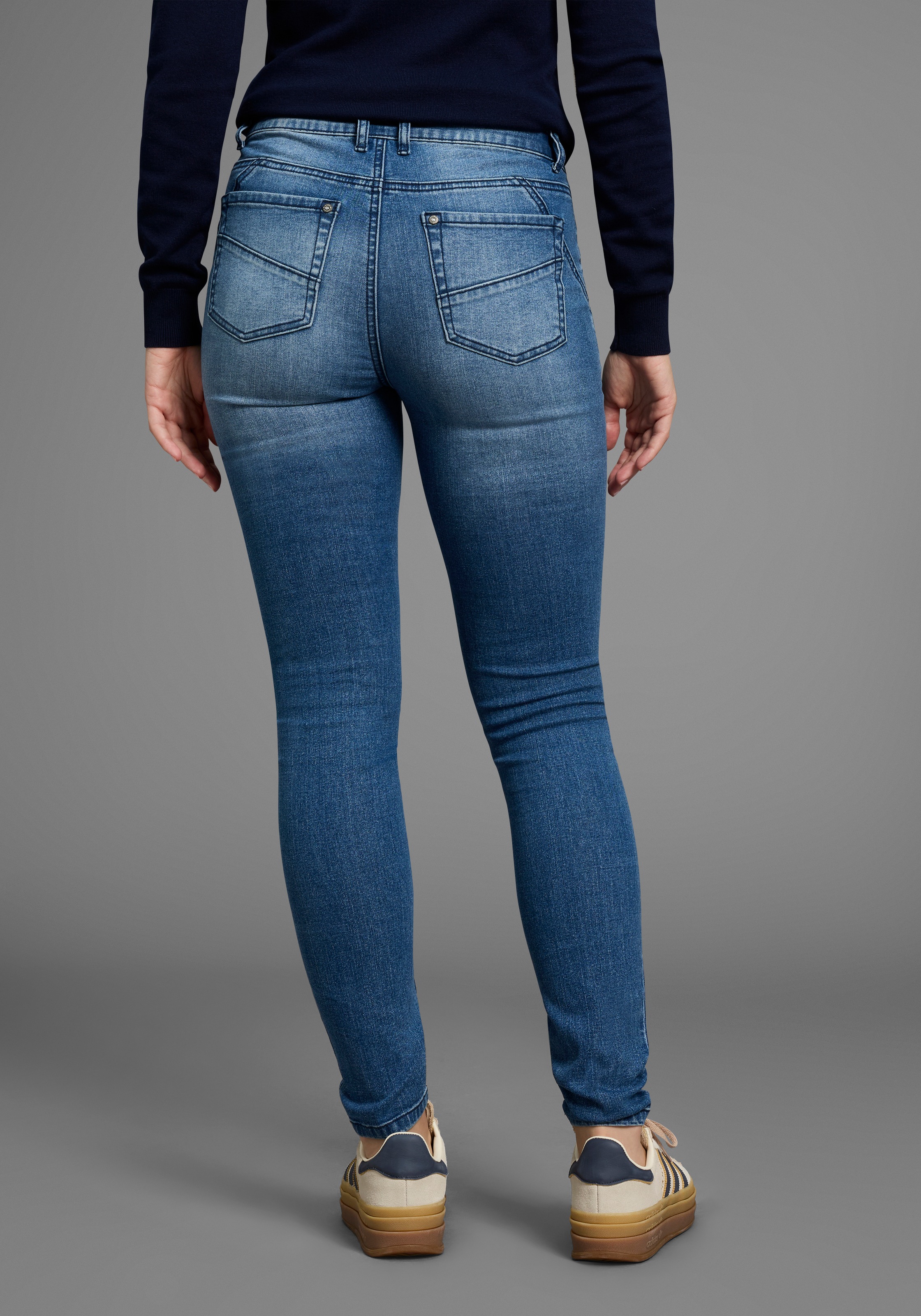 Bruno Banani Skinny-fit-Jeans, mit schrägen Nähten - NEUE KOLLEKTION günstig online kaufen