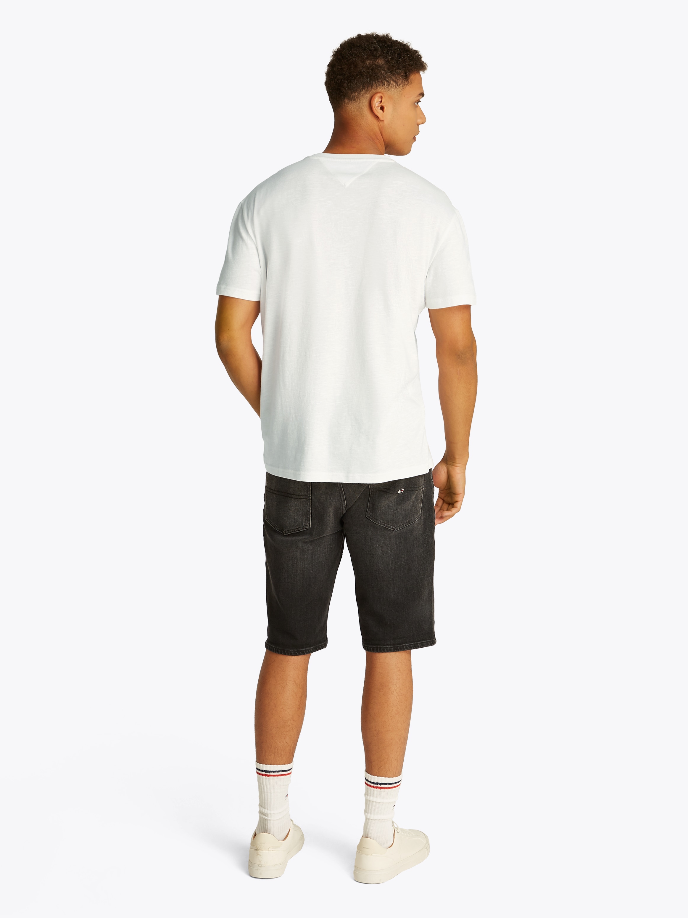 Tommy Jeans Kurzarmshirt »TJM REG GRAPHIC SLUB TEE EXT«, Mit Rundhalsausschnitt