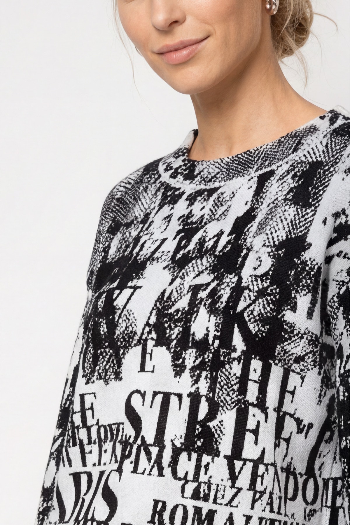 Monari Rundhalspullover »Pullover Buchstabenjacquard« Regular fit mit Rundhalsausschnitt
