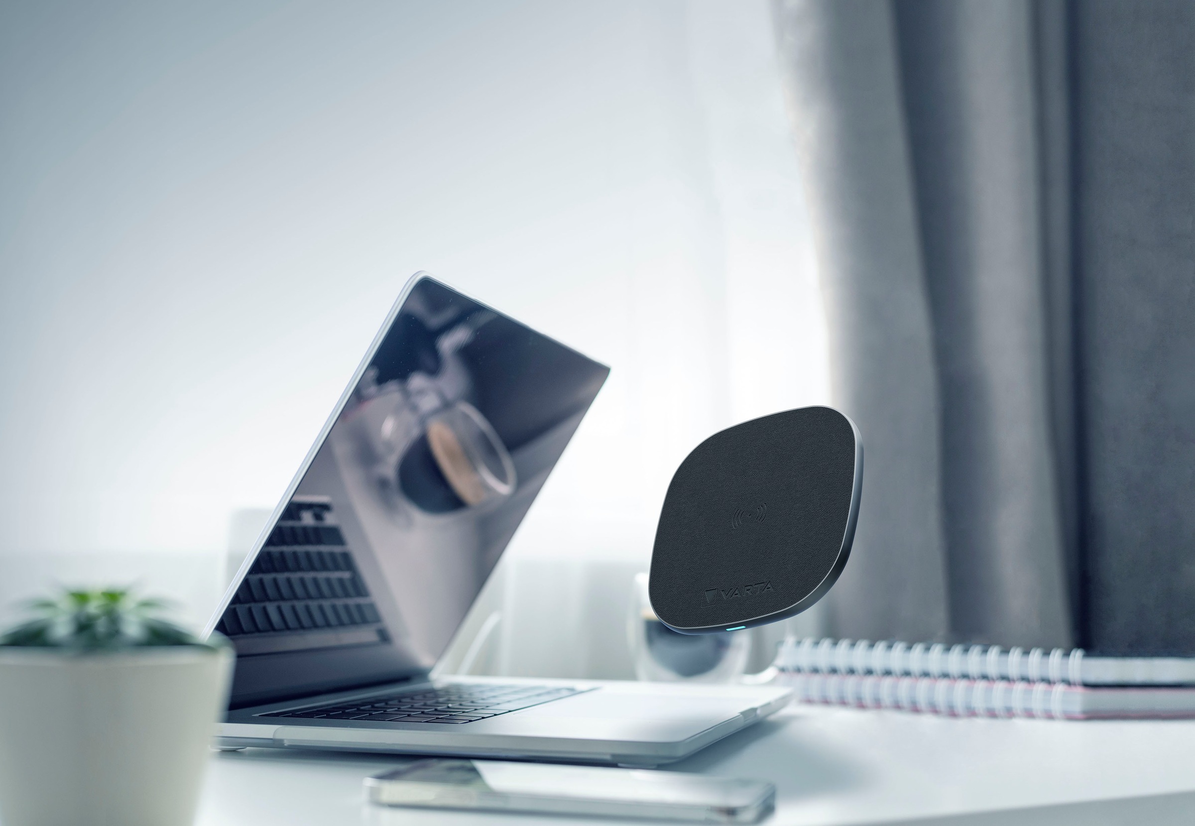 VARTA Batterie-Ladegerät »Wireless Charger Pro«, (1 St.)