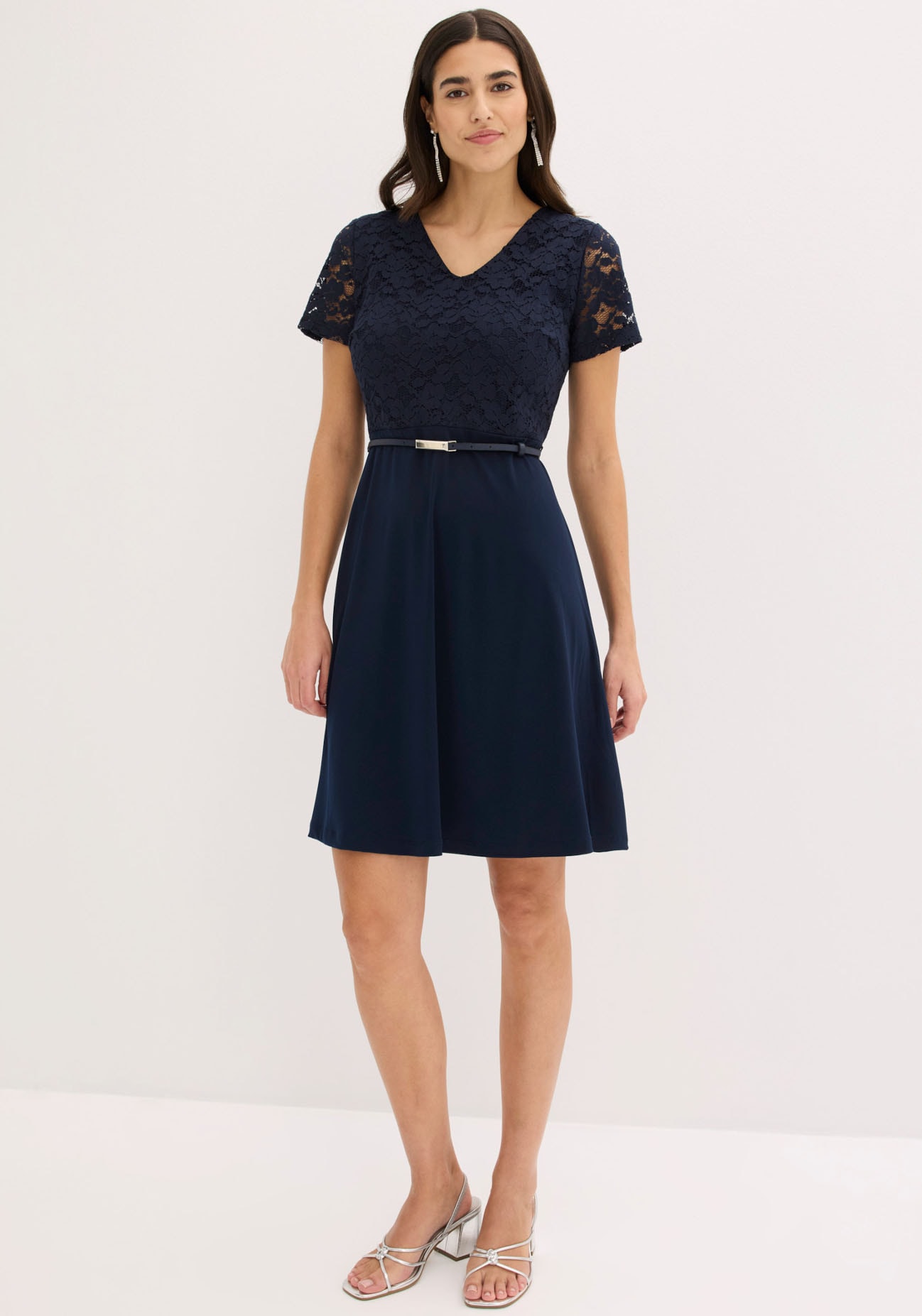 bonprix festlicher Stil, mit kurzem Arm, ausgestellte Passform