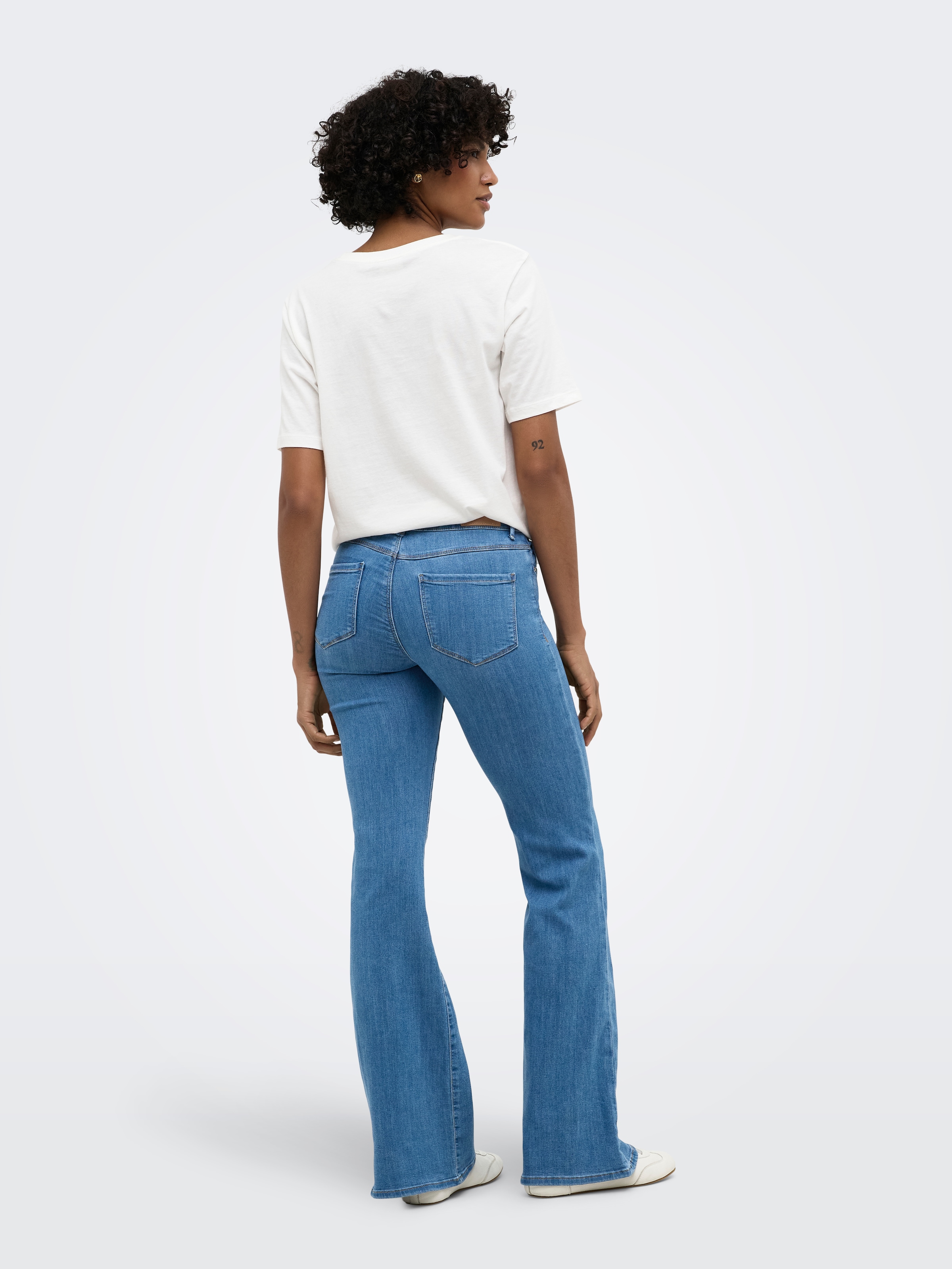 ONLY Bootcut-Jeans »ONLHELLA LOW RETRO FLARED DNM« Viskosemischung, bootcut fit