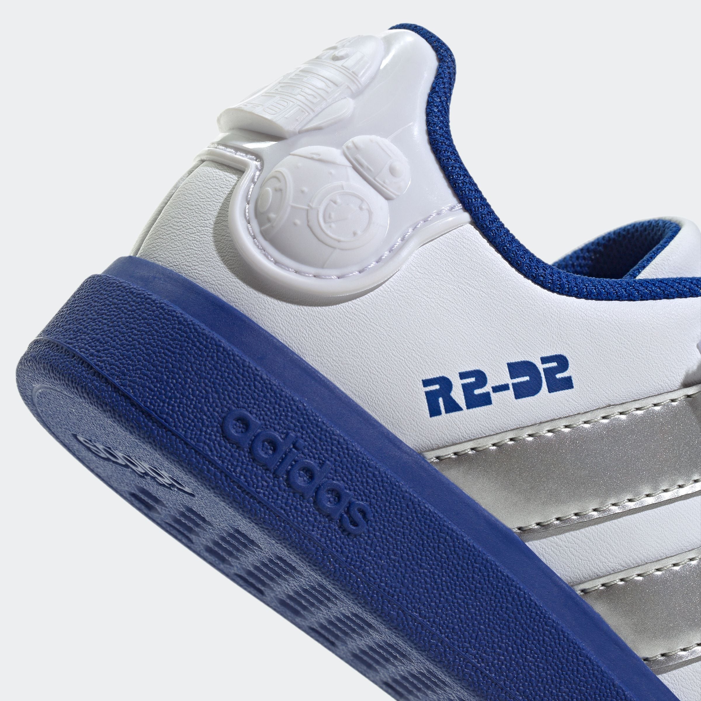 adidas Sportswear Sneaker »ADIDAS X STAR WARS GRAND COURT 2.0«, Design auf den Spuren des adidas Superstar