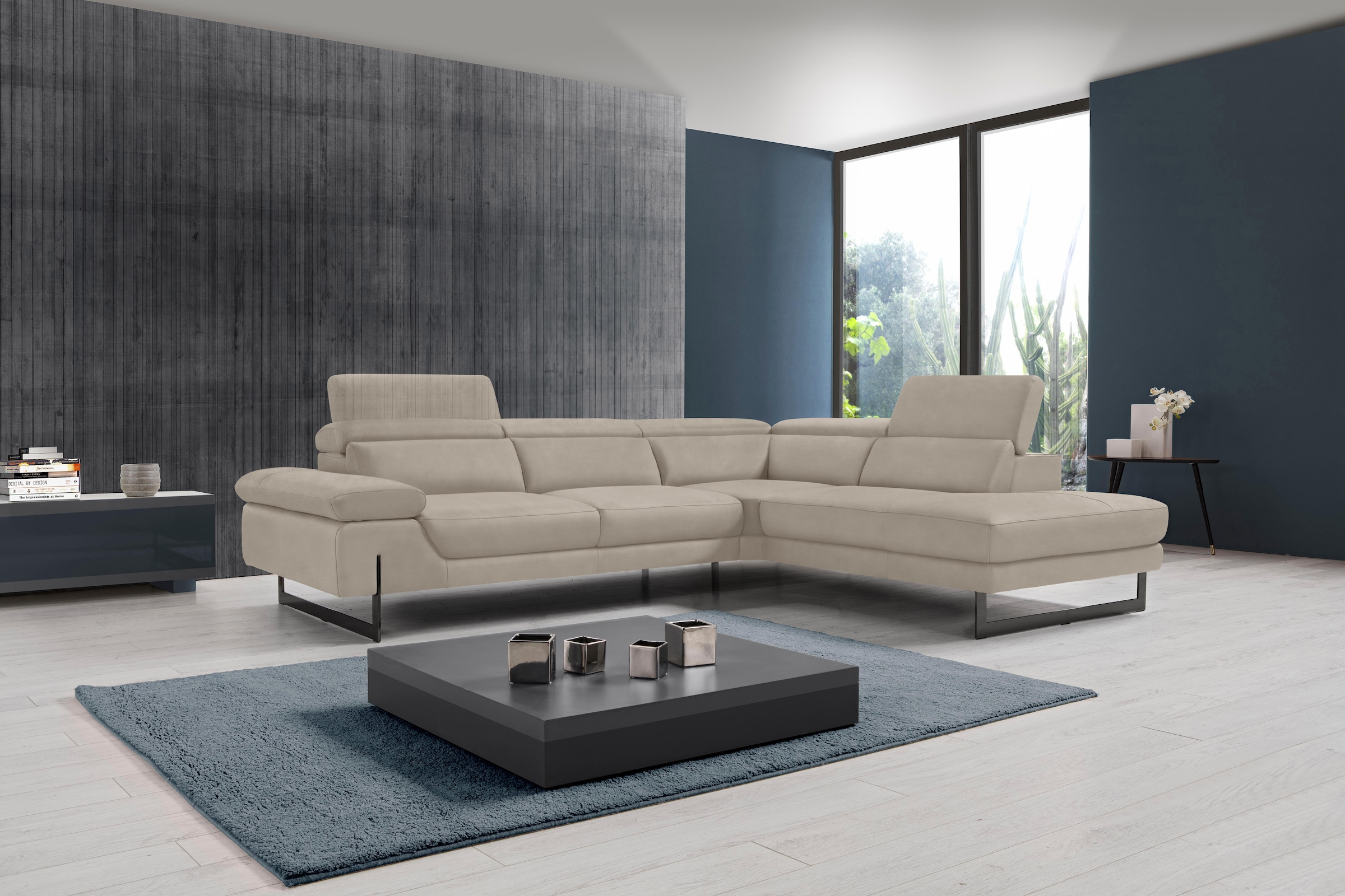 Egoitaliano Ecksofa "Queenie, extravagantes Sofa mit erstklassigem Sitzkomfort, L-Form" mit verstellbarer Armlehne und Kopfteilen für Wohlfühlkomfort