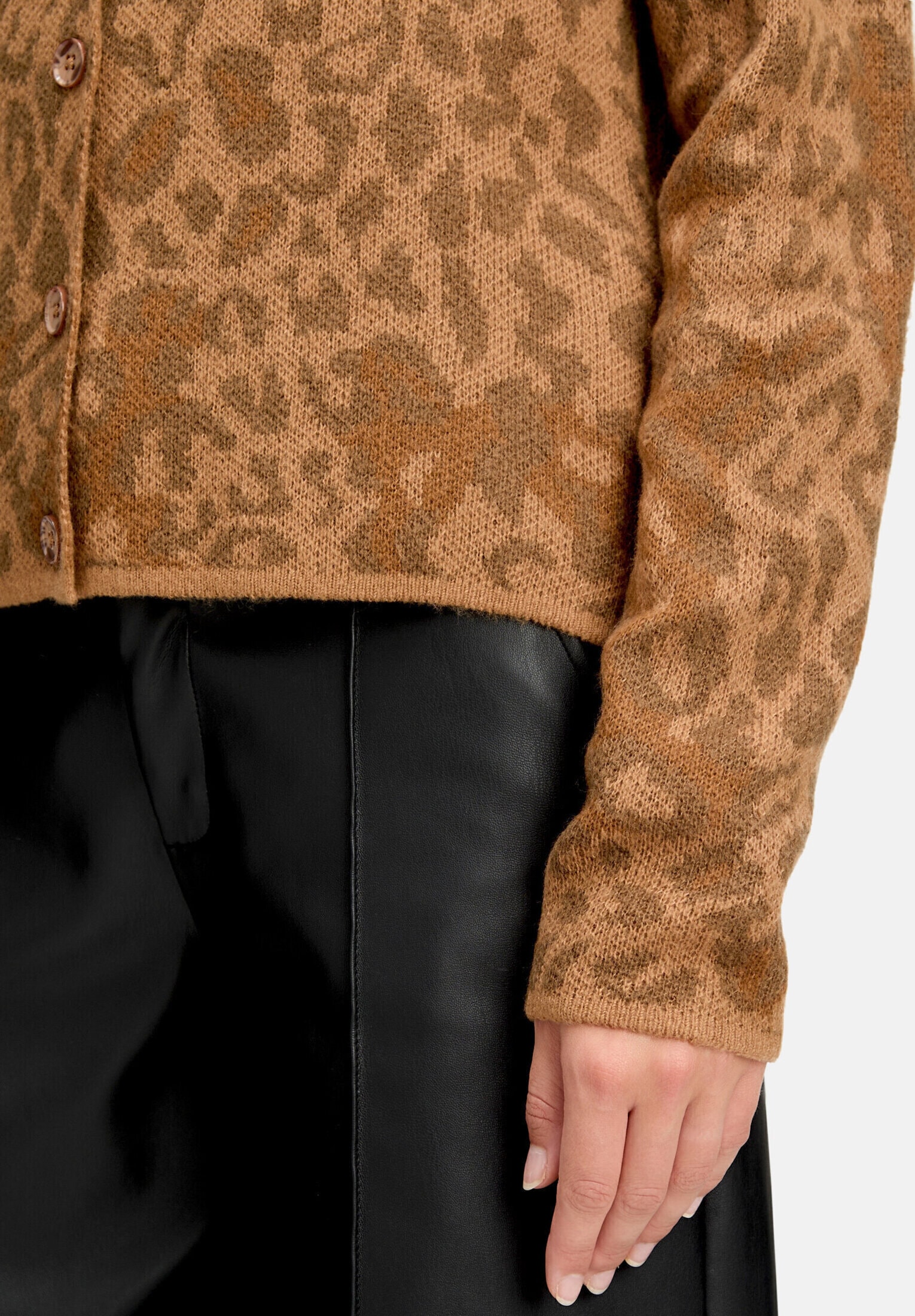 Cartoon Strickjacke »Damen mit Rundhalsausschnitt« 1 Stk.