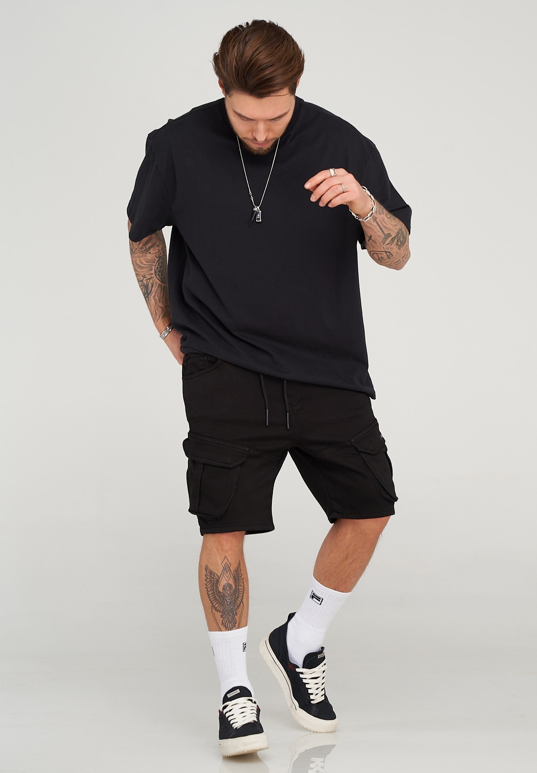 behype Shorts »STANLAY« mit modischen Cargotaschen