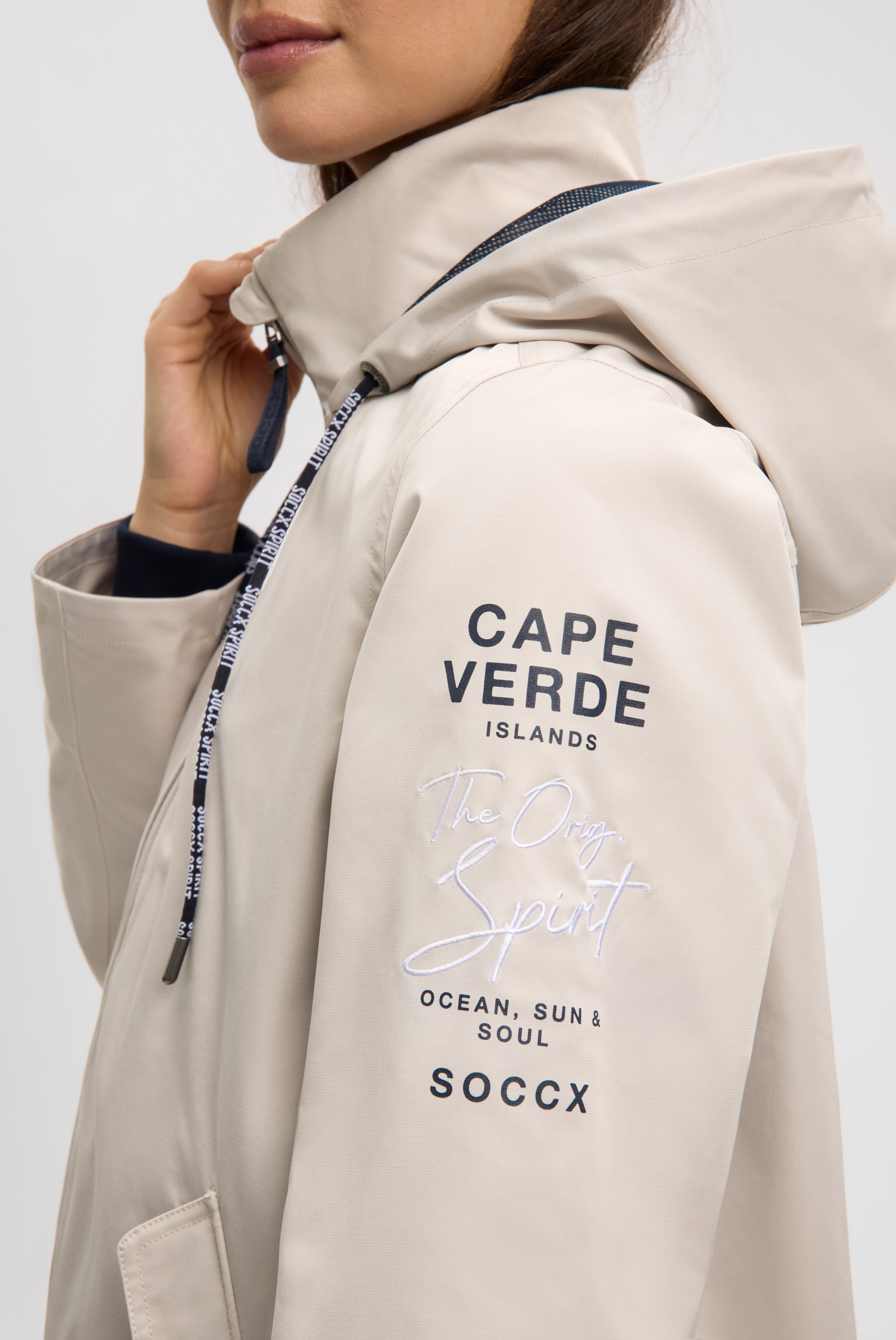 SOCCX Outdoorjacke mit Kapuze mit verstellbarem Gummizug im Saum