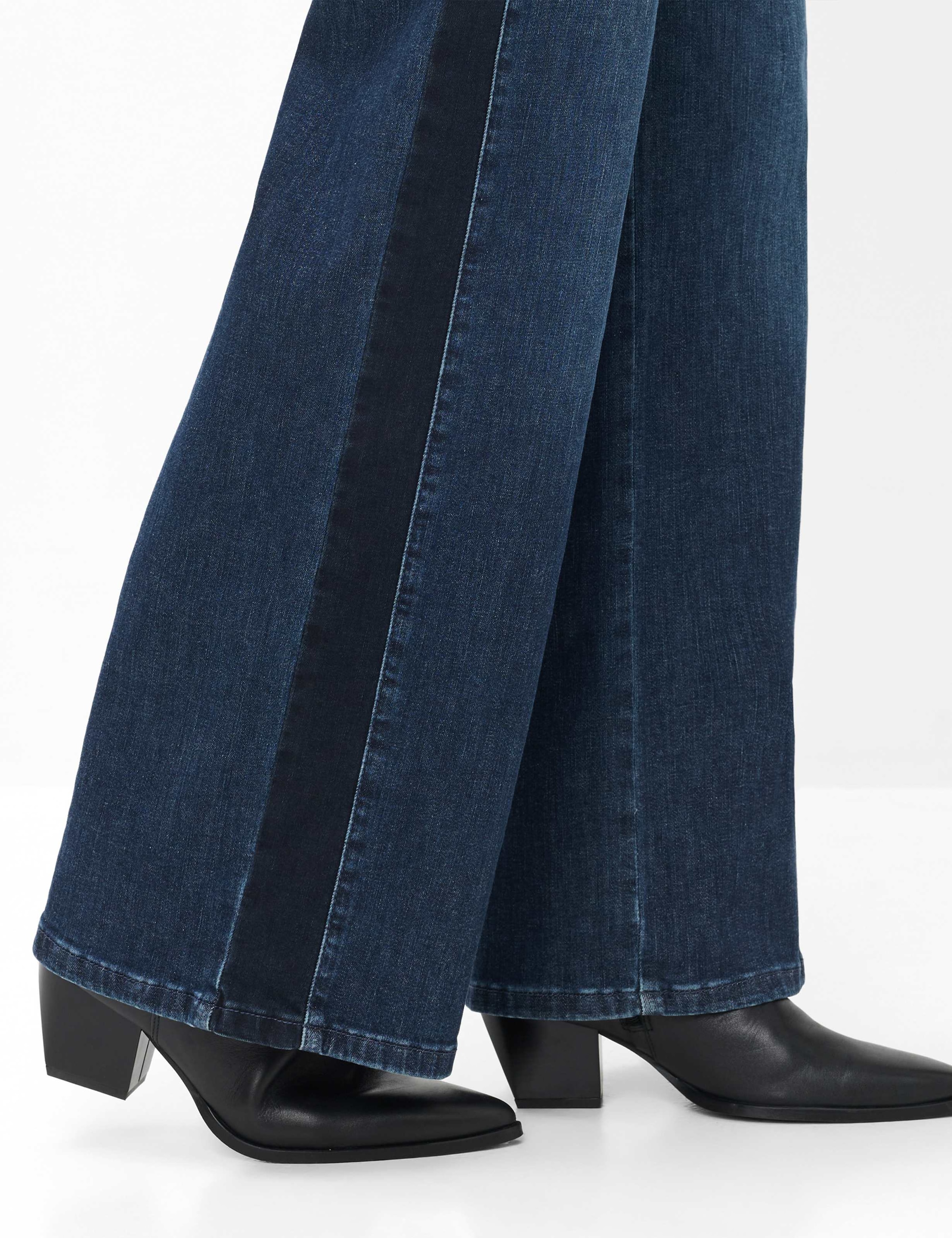 RAPHAELA by BRAX 5-Pocket-Jeans »Style LAURA FLARED«
