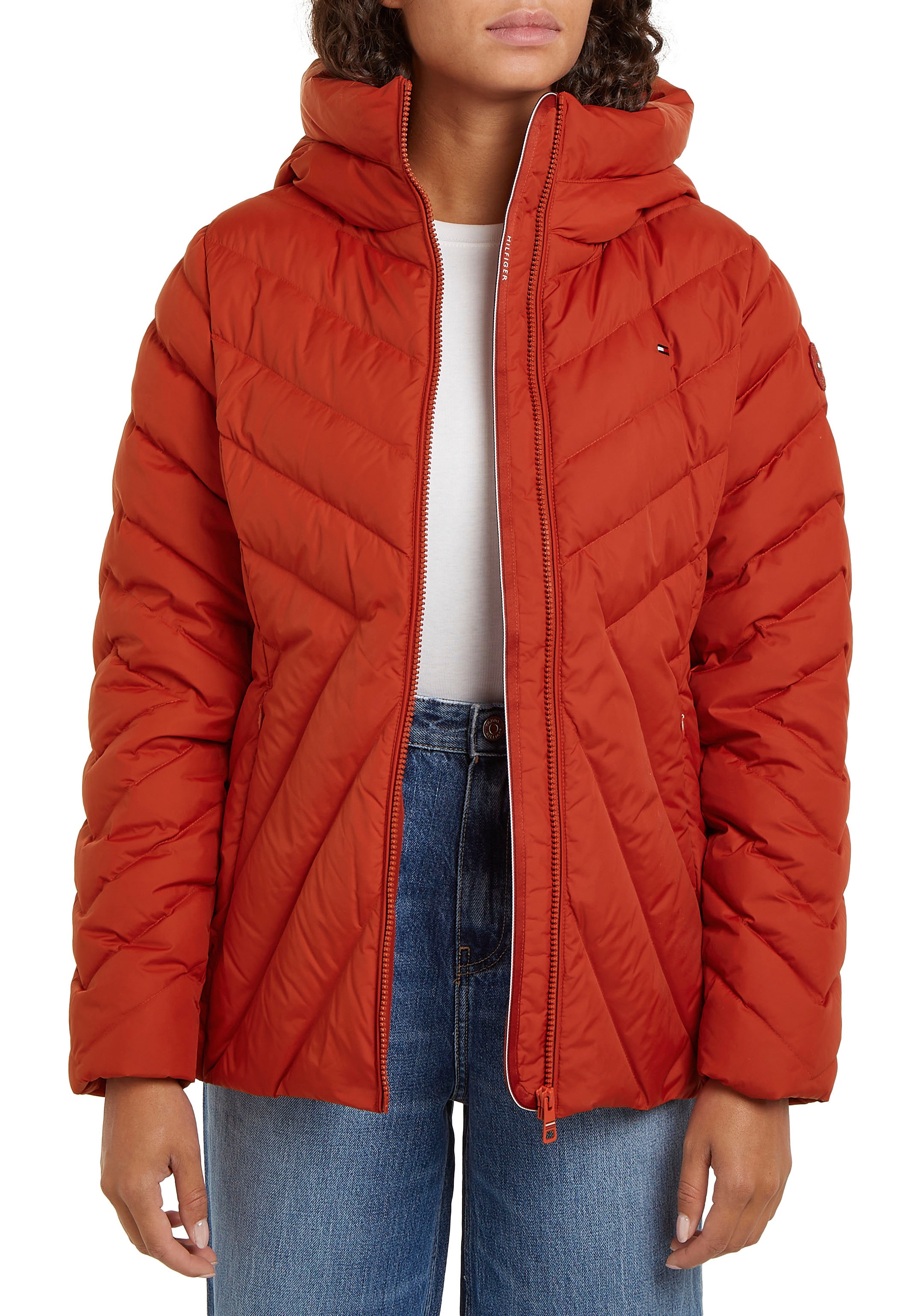 Tommy Hilfiger Steppjacke »CHEVRON MW PADDED JACKET«, mit Kapuze, mit mittelstarker Wattierung und Tommy Hilfiger Markenlabel