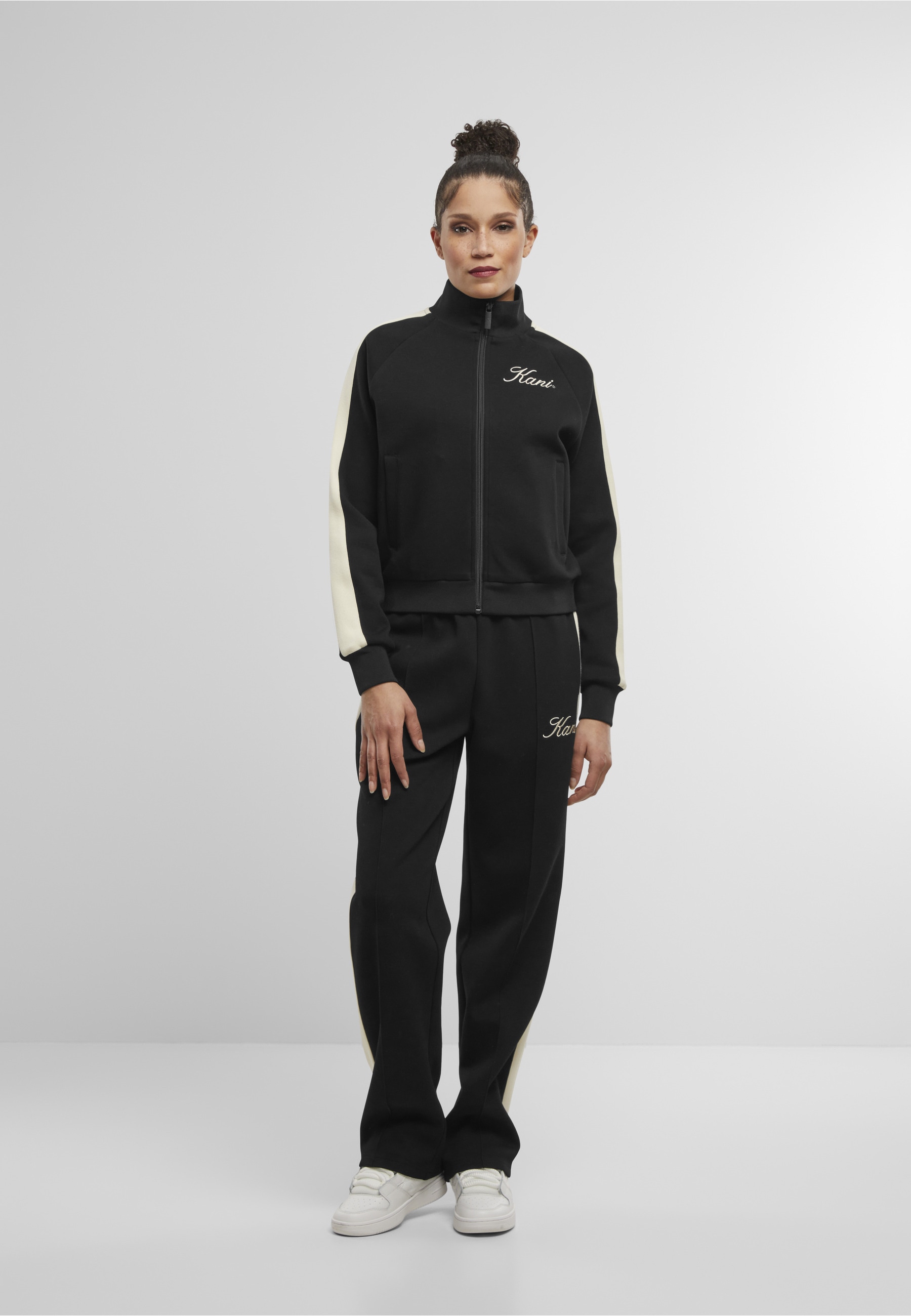 Karl Kani Trainingsjacke »Karl Kani Kani Script Sidestripe Trackjacket« 1 Stk. tlg. ohne Kapuze