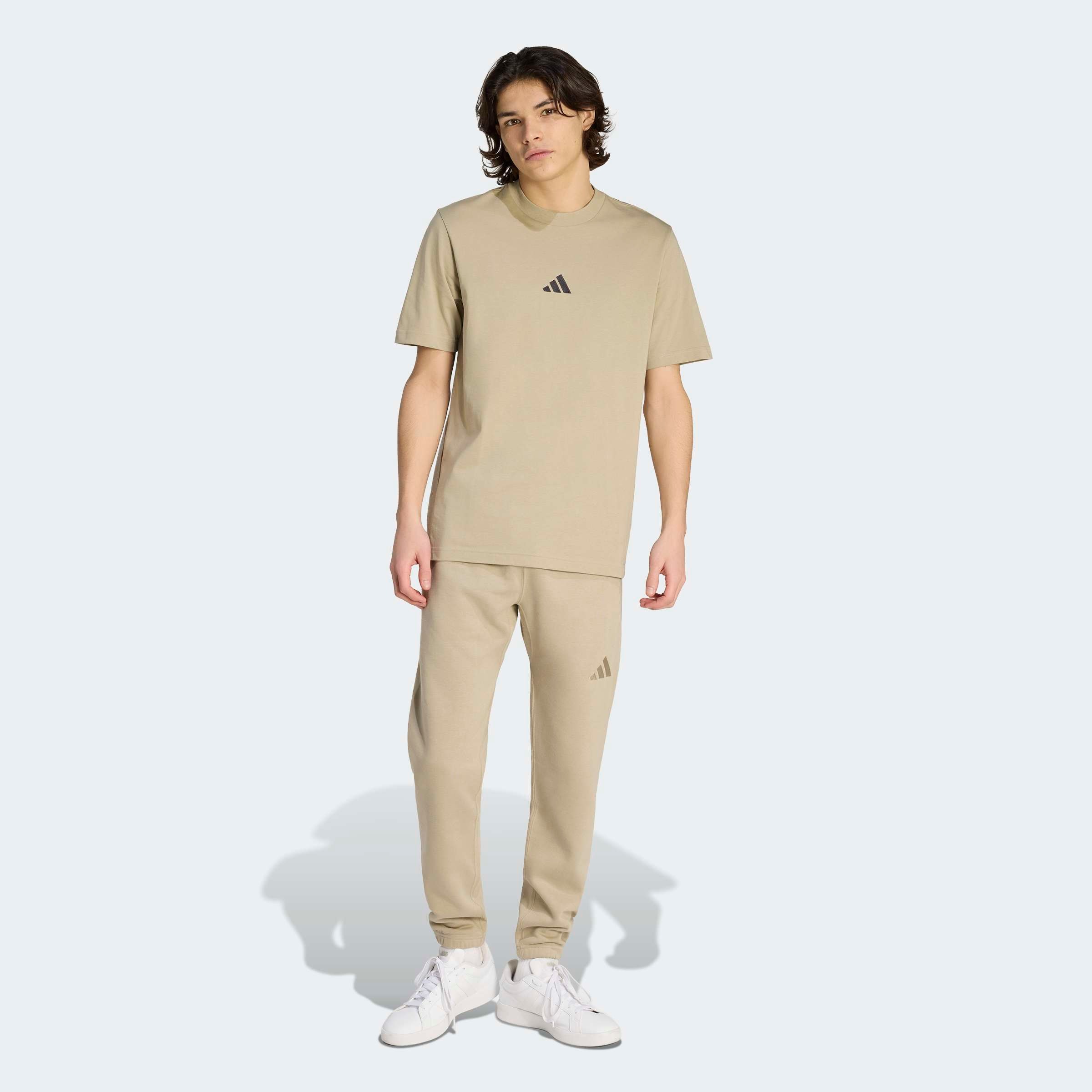 adidas Sportswear T-Shirt »ESSENTIALS SMALL LOGO SINGLE JERSEY« sportliches Kurzarmshirt, mit Rundhalsausschnitt, normale Länge