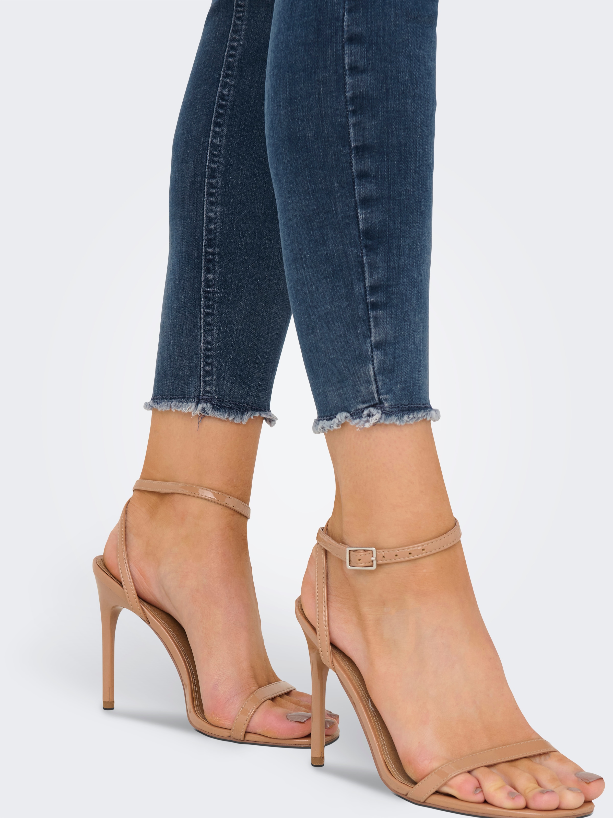 ONLY Ankle-Jeans »ONLBLUSH MID SK ANK RW REA422 NOOS« mit Fransensaum