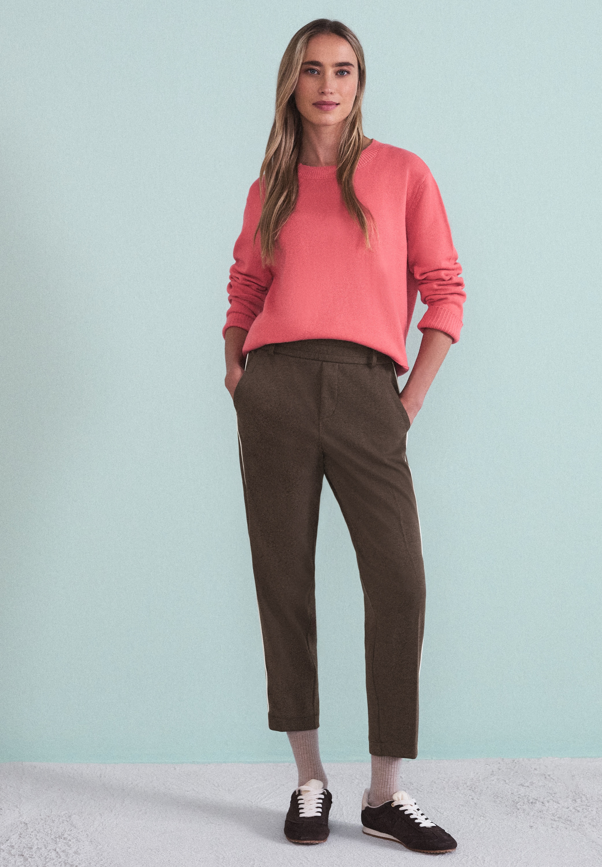 STREET ONE Stoffhose »Style Bonny«  mit sportiven Tape Details