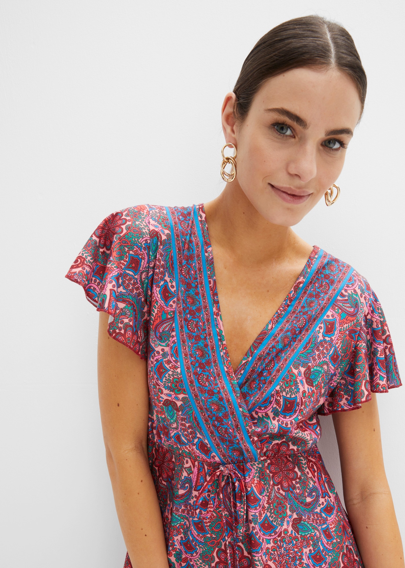 bonprix Maxikleid lockerer Schnitt, mit Flügelärmeln, elastisches Material, Maxilänge