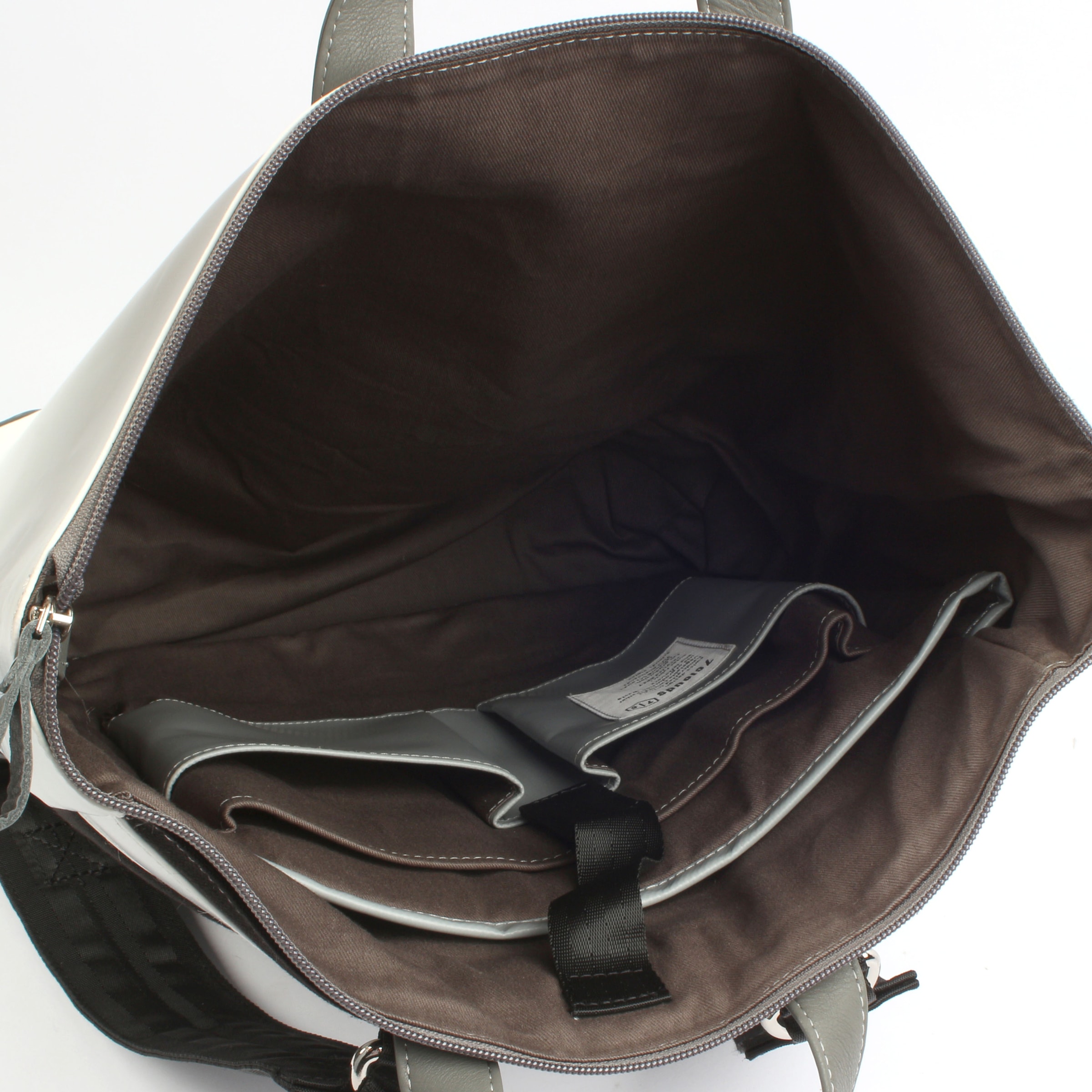 7clouds Cityrucksack »Shams 7.4«, mit recyceltem PET