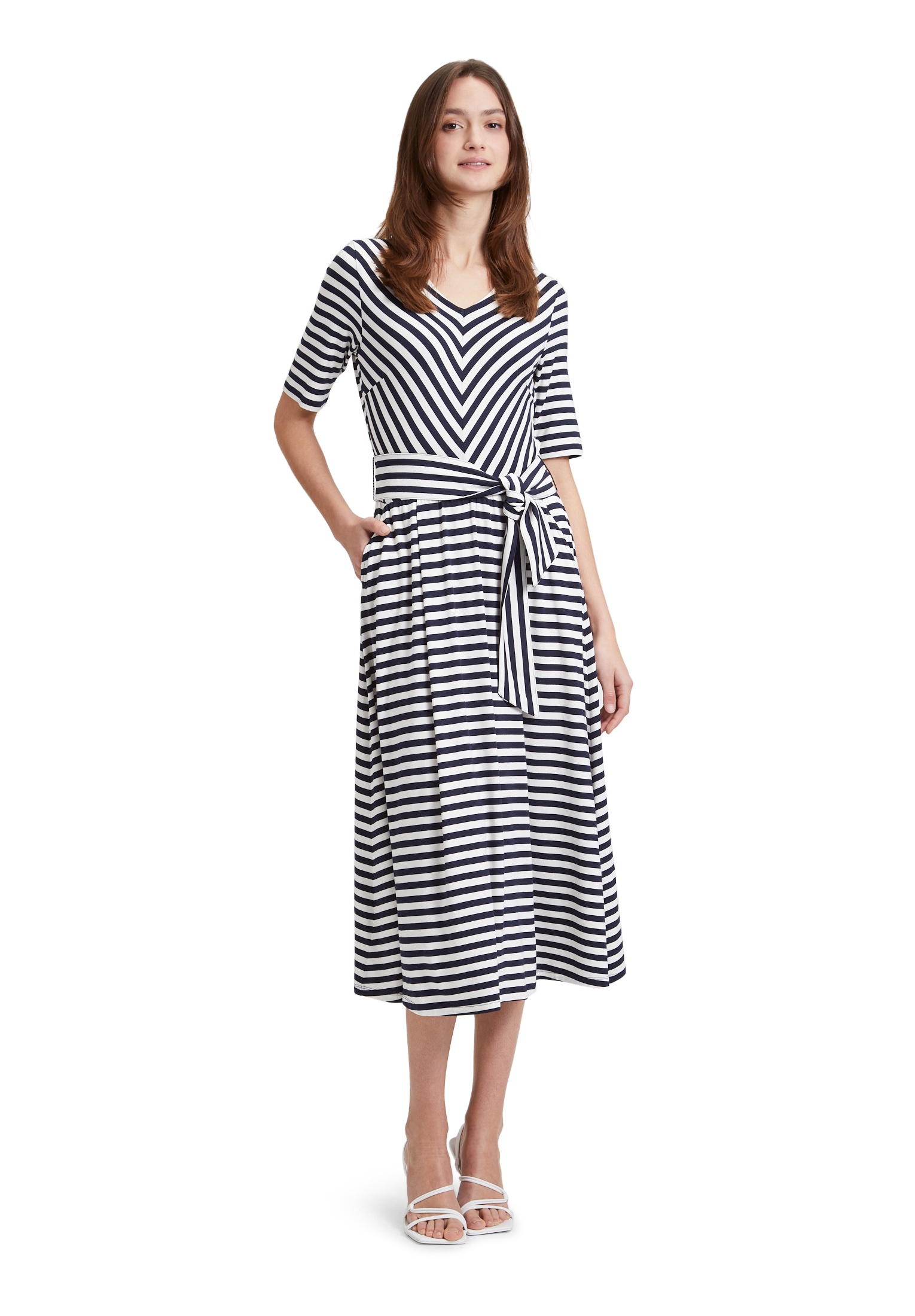 Betty Barclay Jerseykleid "Betty Barclay Jerseykleid kurzarm", Form