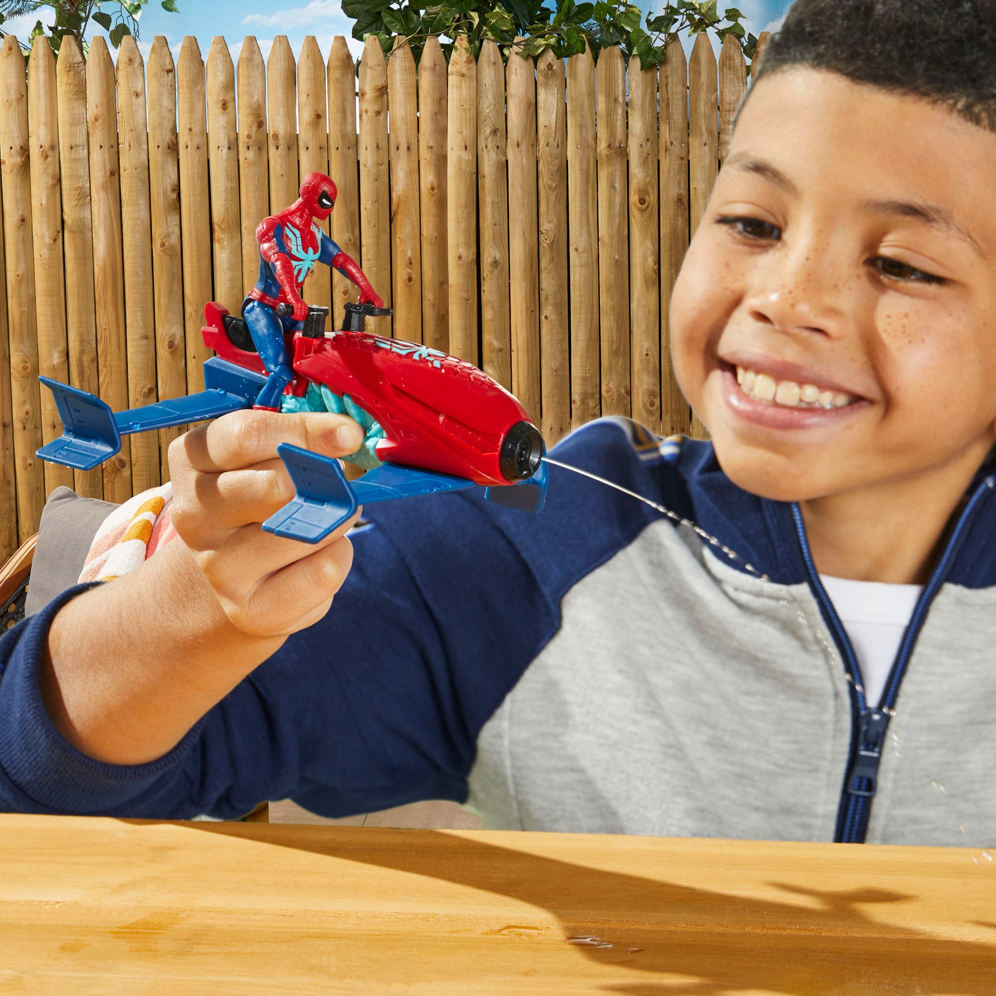 Hasbro Actionfigur »Marvel Spider-Man, Spider-Man Jet Splasher«, Spritzt Wasser