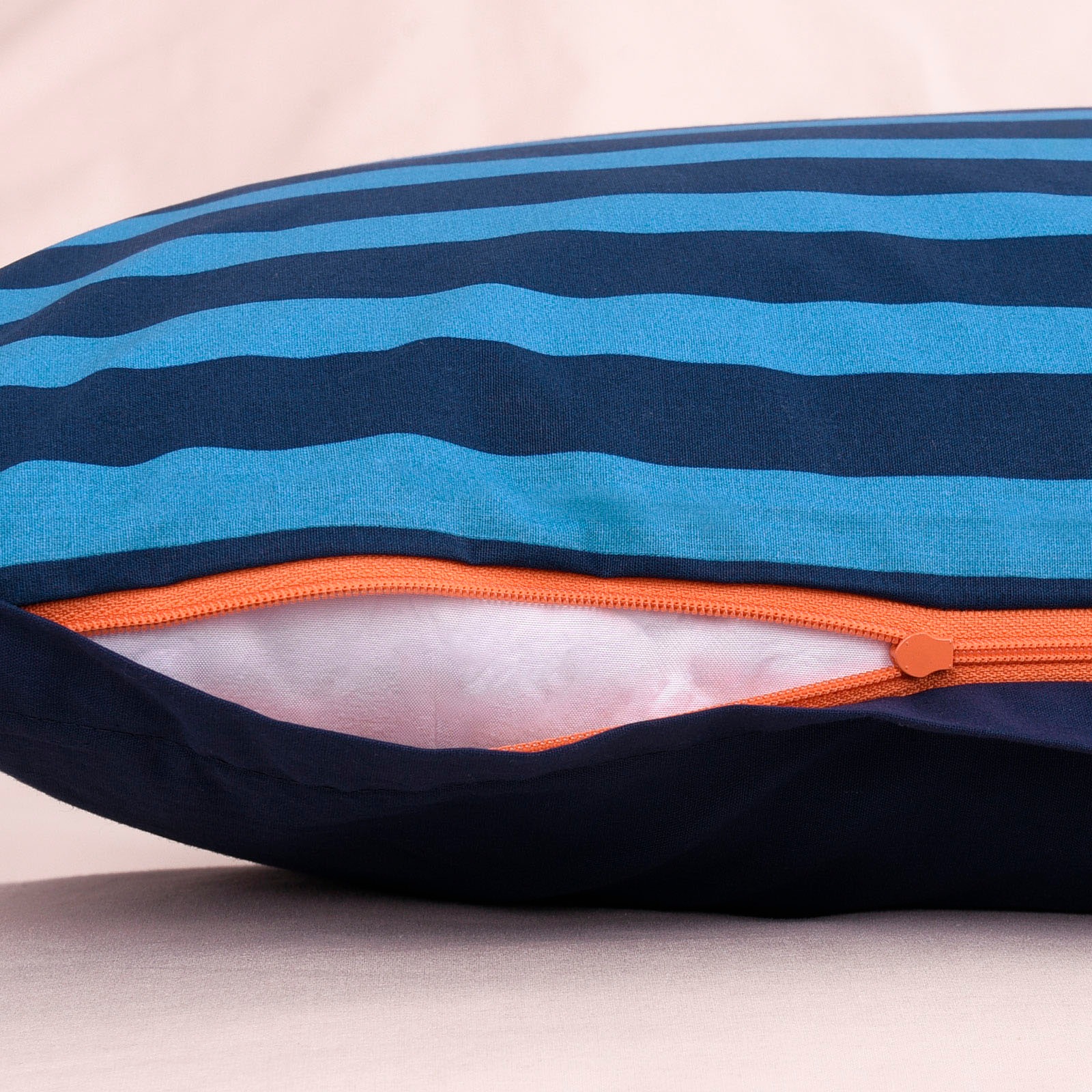 TOM TAILOR HOME Bettwäsche »MEDIUM STRIPES in Gr. 135x200cm, 155x220cm oder 200x220cm«, new bedroom, mit farbigem Markenreißverschluss