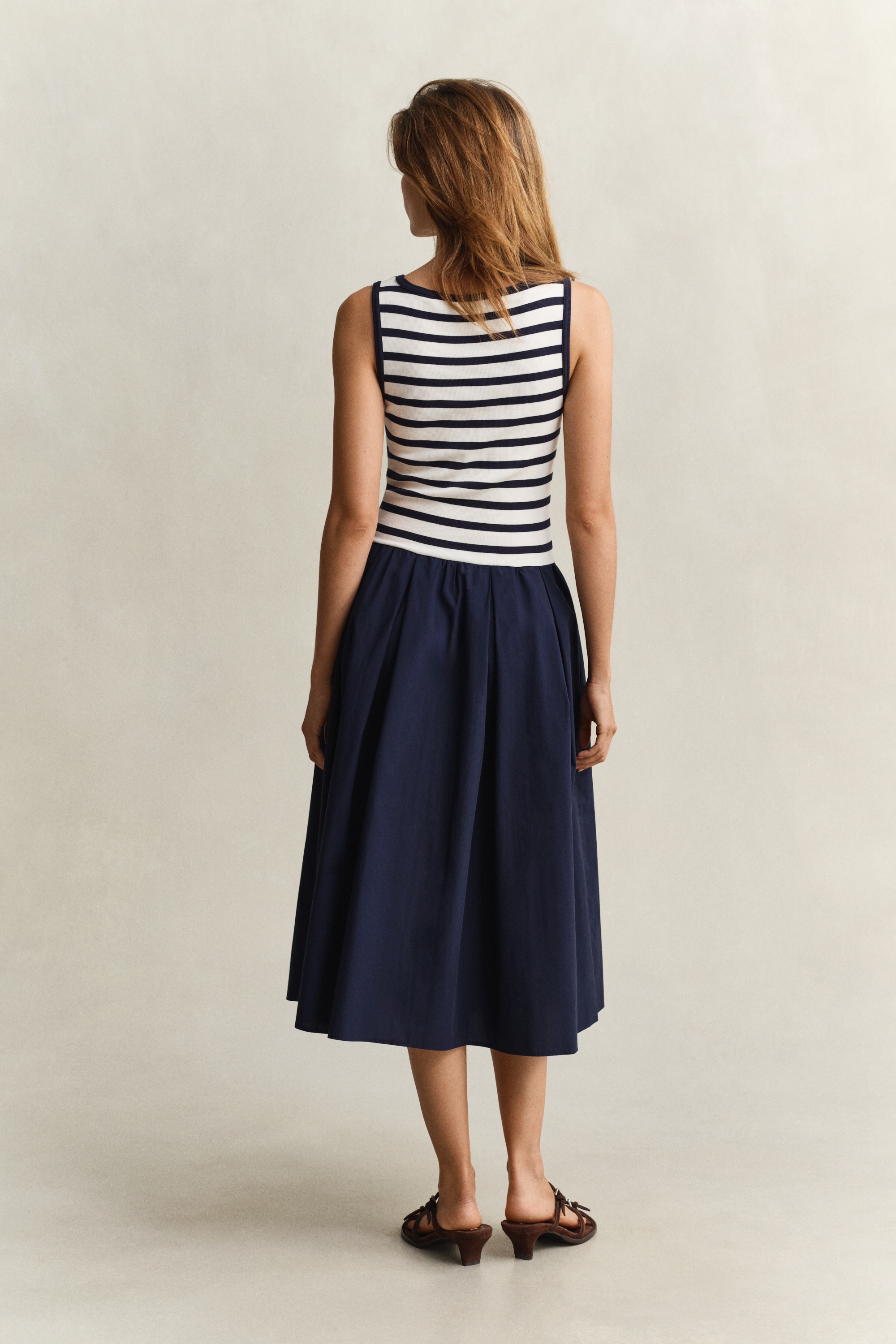 Gant Trägerkleid »JERSEY WOVEN COMBO« Seitennahttaschen Regular fit mit Rundhalsausschnitt