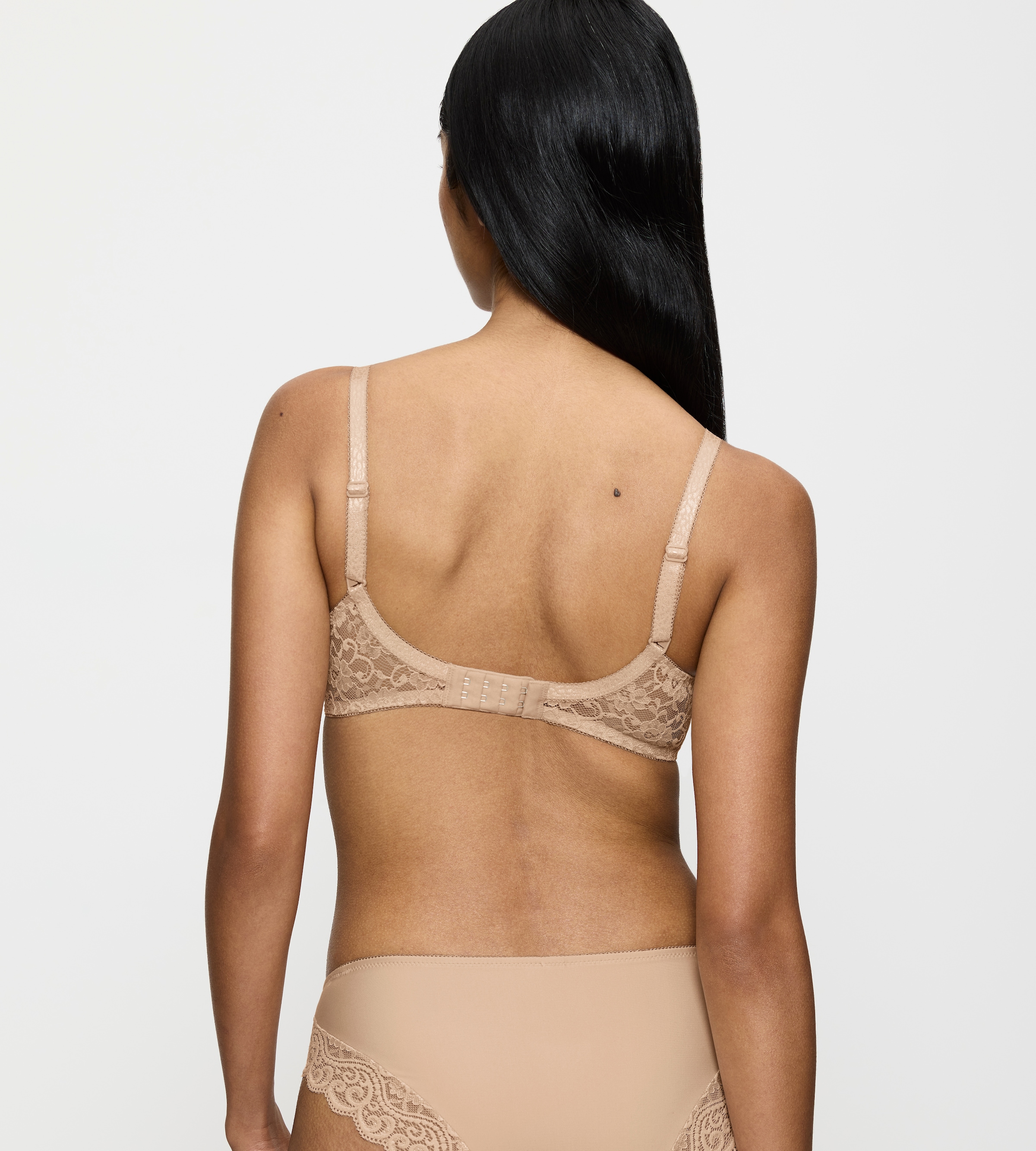Triumph T-Shirt-BH »Amourette« Stretch-Spitze, glatte Cups, atmungsaktiv, leicht, feminin