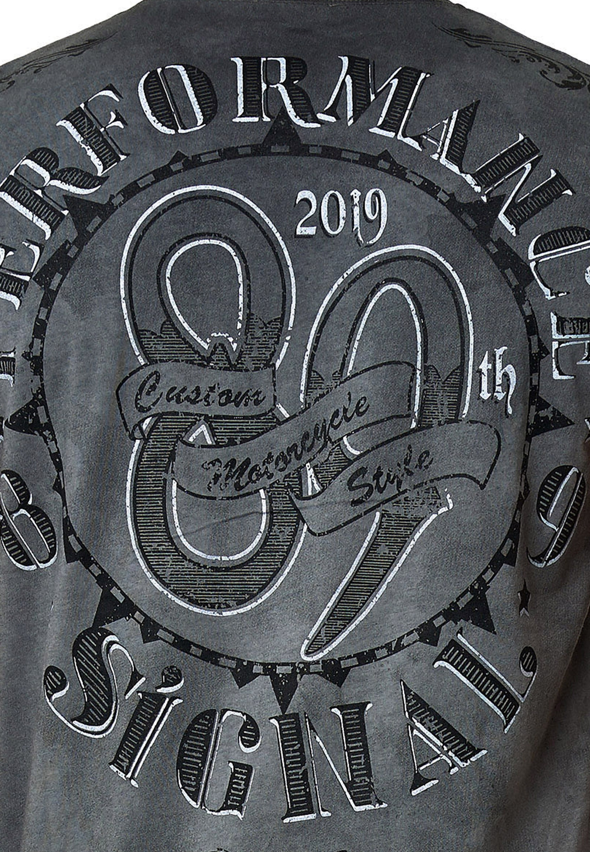 Rusty Neal T-Shirt, mit stylischem Totenkopf-Print
