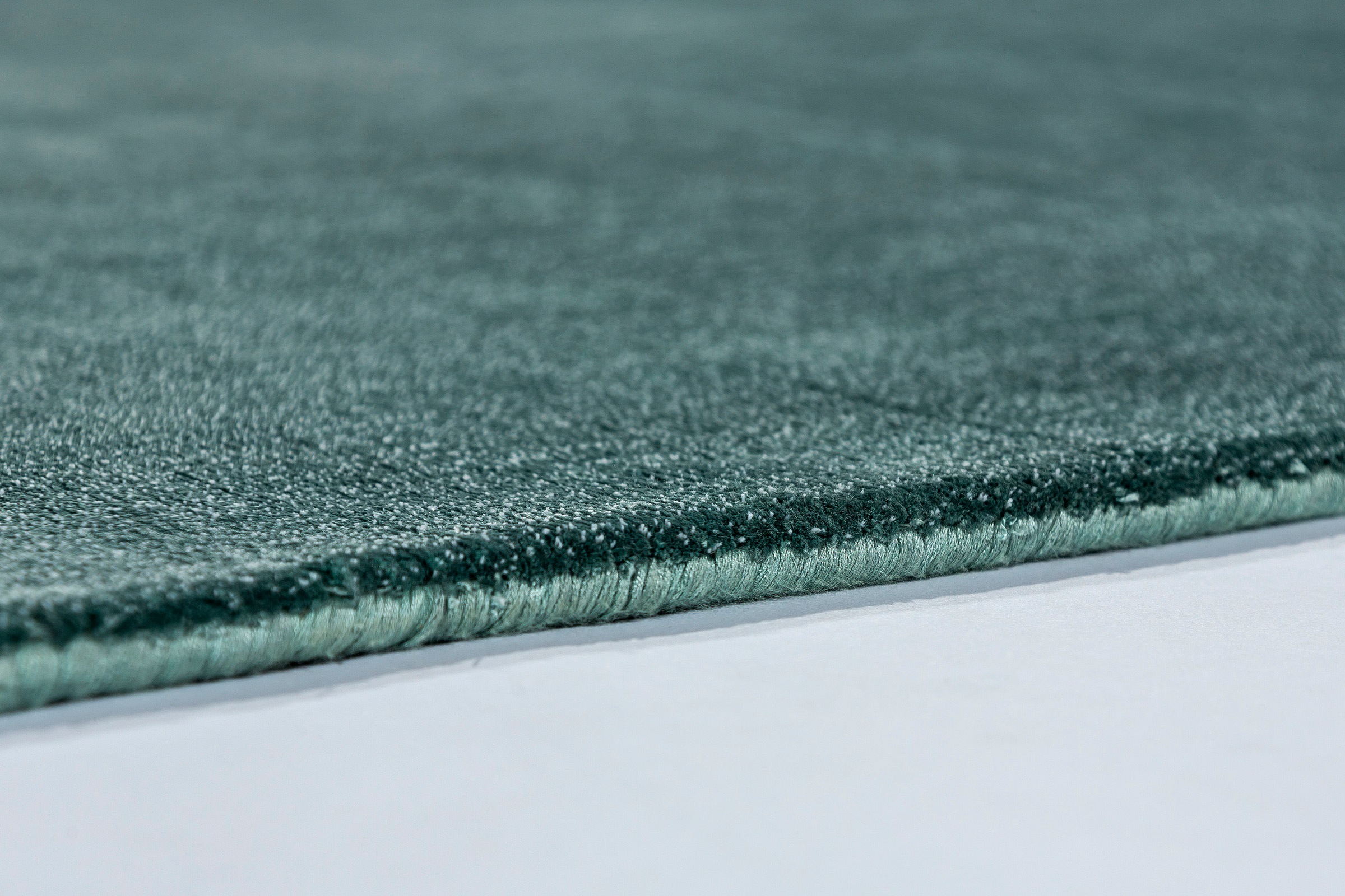 Teppich "Aura" Gr. 3, grün, B:140cm H:15mm L:200cm, Kunstfaser, Viskose, SCHÖNER WOHNEN-KOLLEKTION, Teppiche, Teppich, seidige Viskose, Wohnzimmer 3