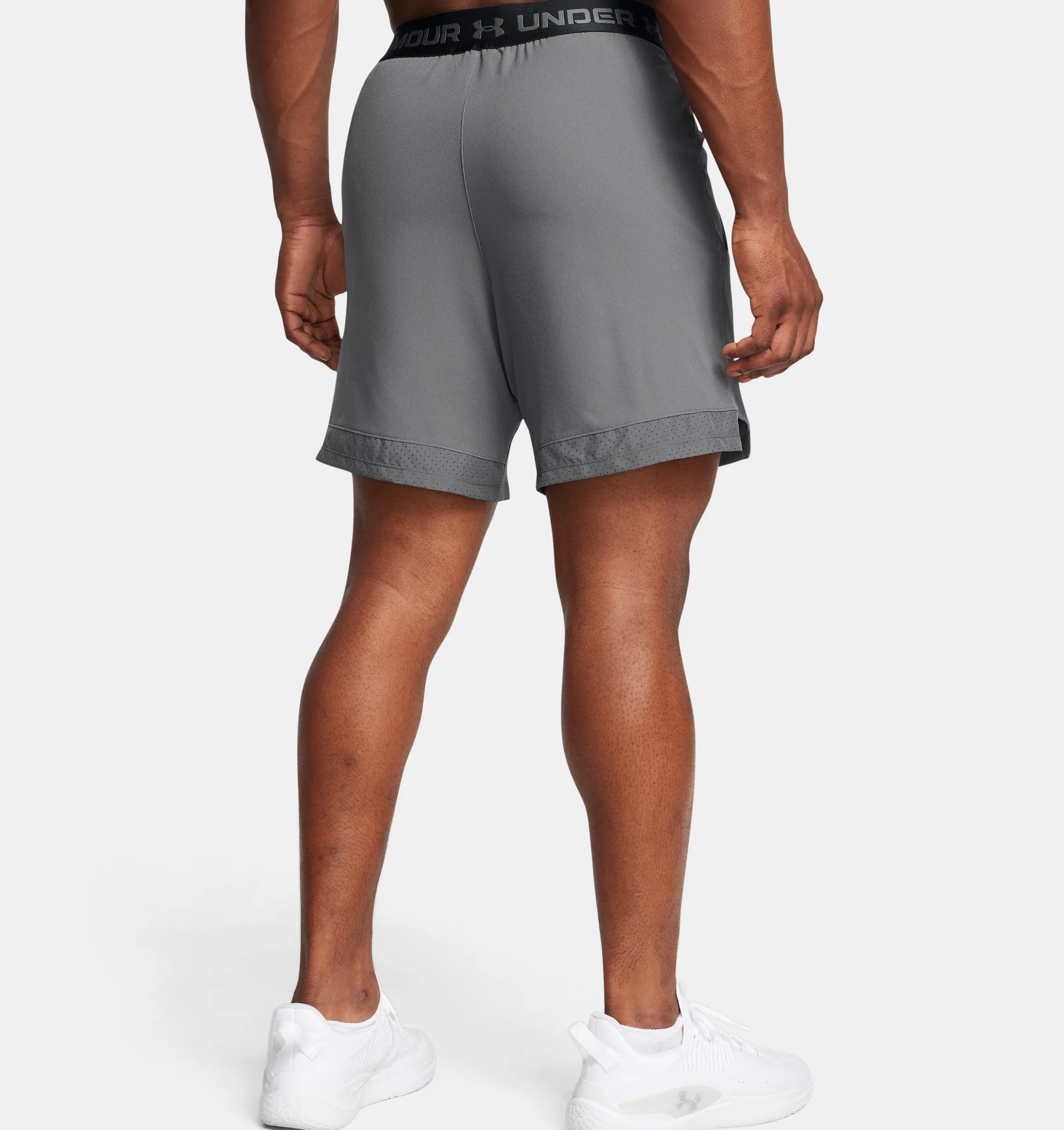 Under Armour® Shorts »UA VANISH WOVEN 6IN SHORTS«  sportlicher Stil, aus Polyester, atmungsaktiv, schnelltrocknend