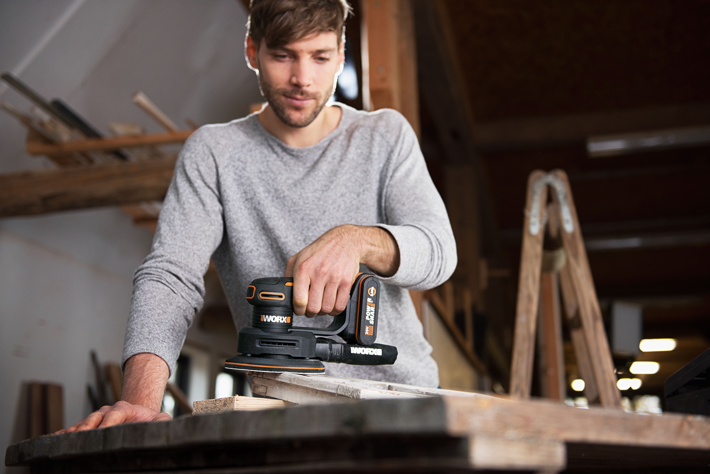 Worx Akku-Tellerschleifer »WX822.9«, für Holzmöbel und Türen, mit Staubfangsack, ohne Akku & Ladegerät