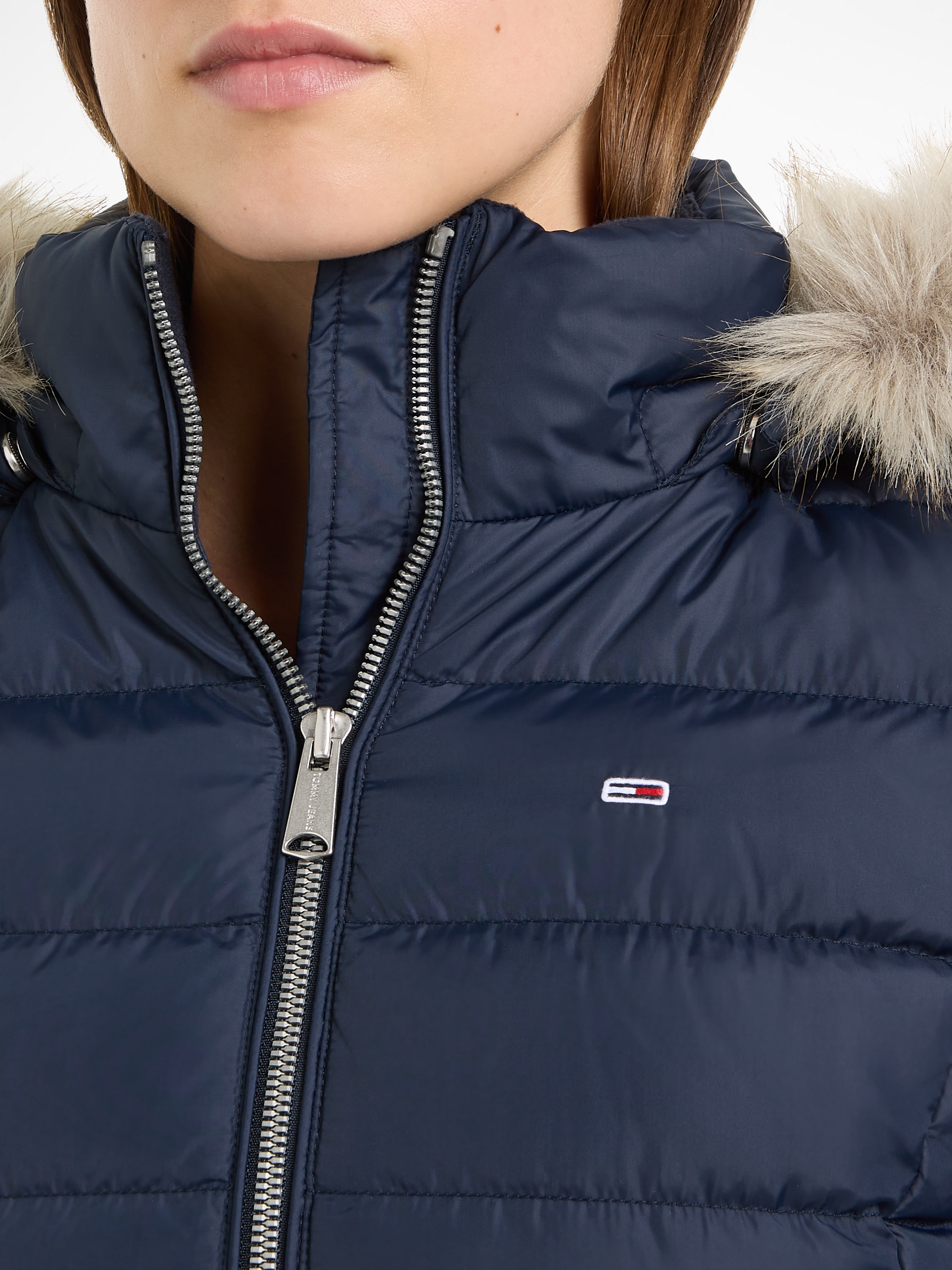 Tommy Jeans Steppjacke »TJW BASIC HOODED DOWN JACKET EXT«, mit Kapuze, mit Logostickerei