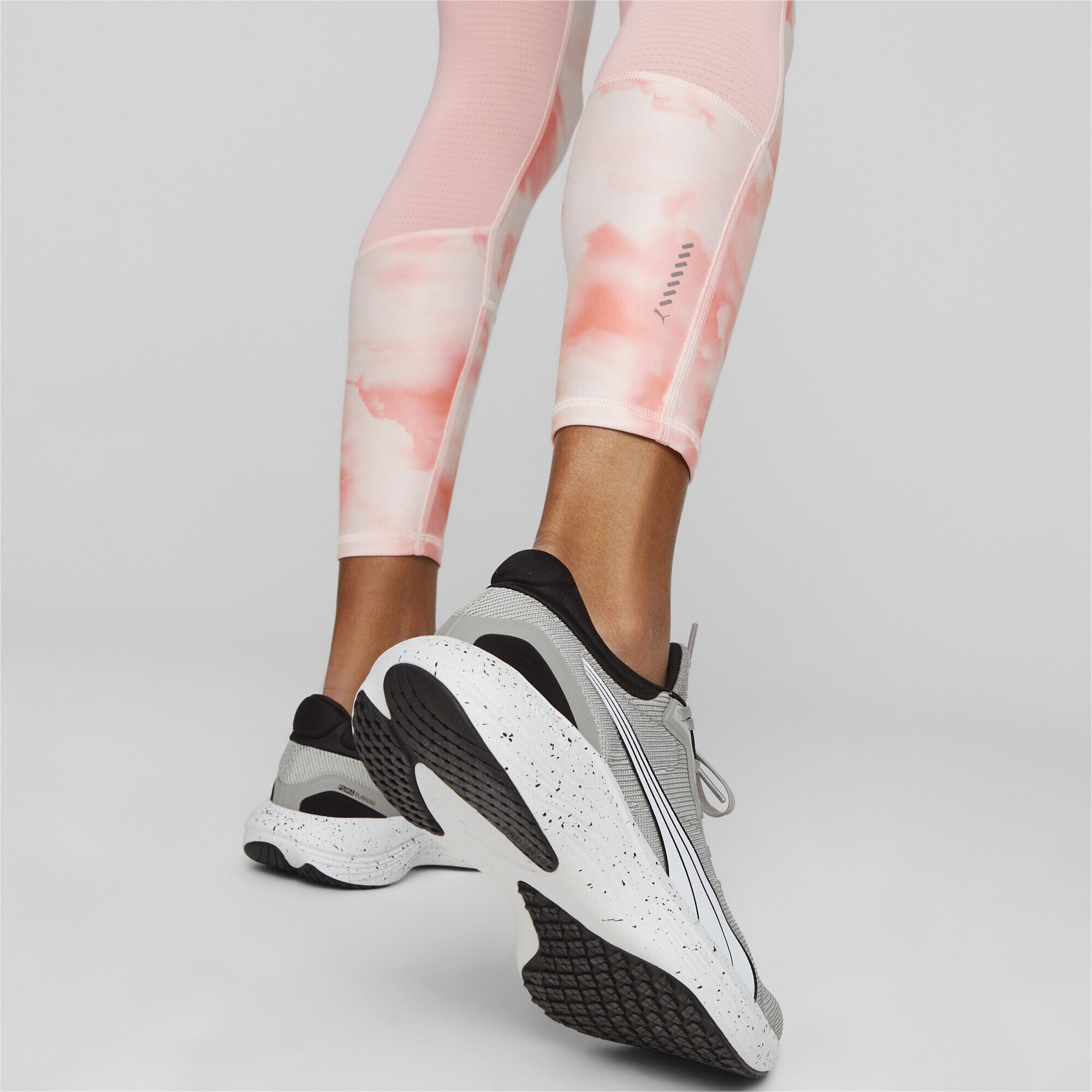 PUMA Lauftights »Run Favorite AOP 7/8 Laufhose Damen«