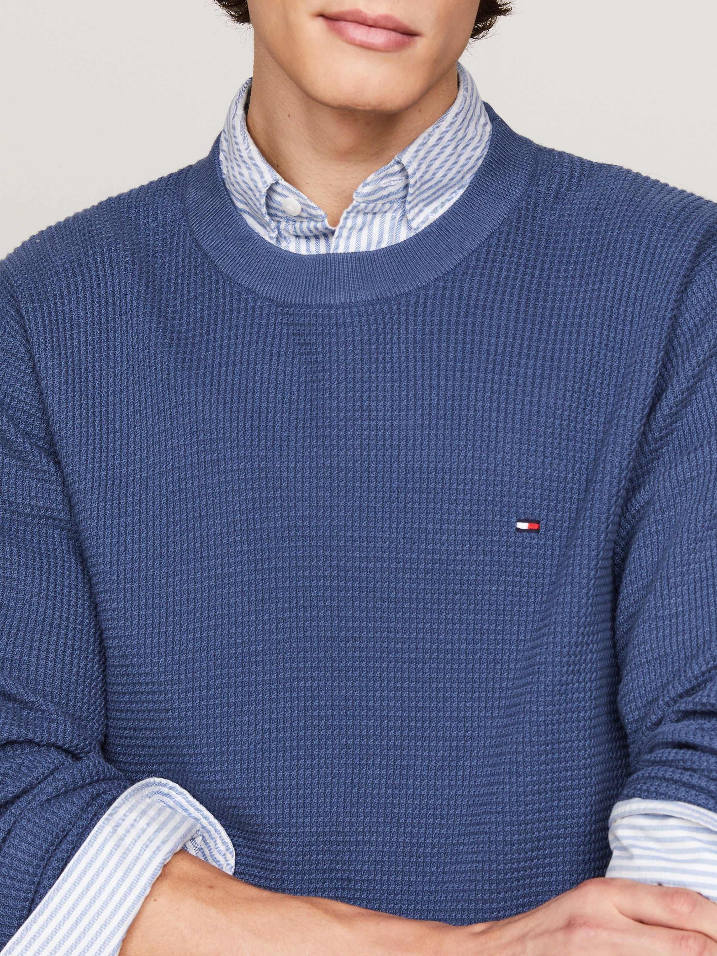 Tommy Hilfiger Rundhalspullover »REFINED STRUCTURE CREW NK«, mit feiner Struktur