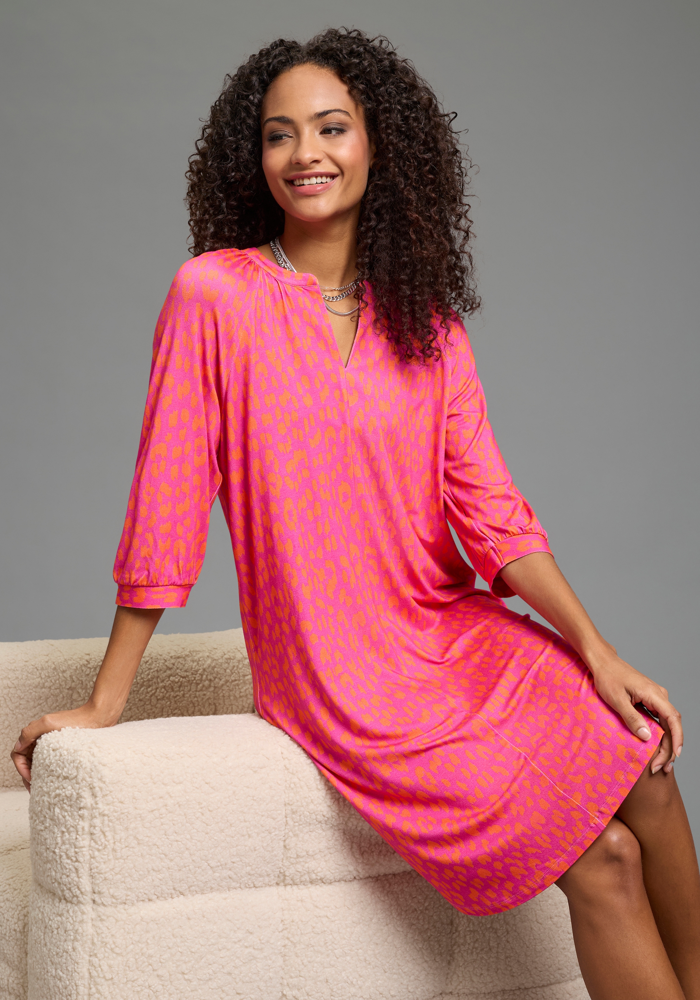 Laura Scott Sommerkleid Mini-Look, mit V-Ausschnitt, mit Halbarm, aus Viskose und Elasthan