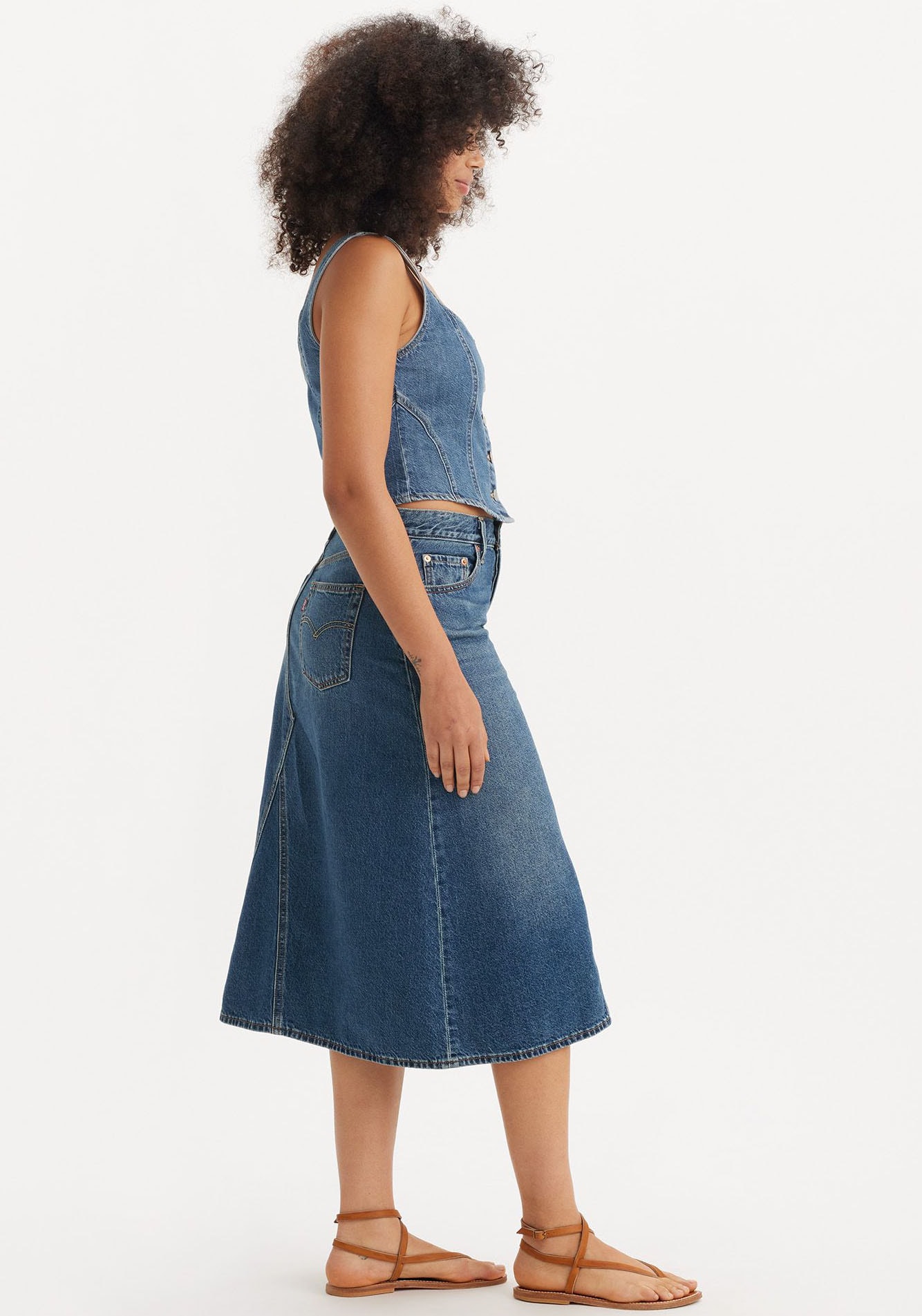 Levi's® Jeansrock »HR A LINE DECON SKIRT«, in trendy Midi-Länge mit ausgefranster Kante