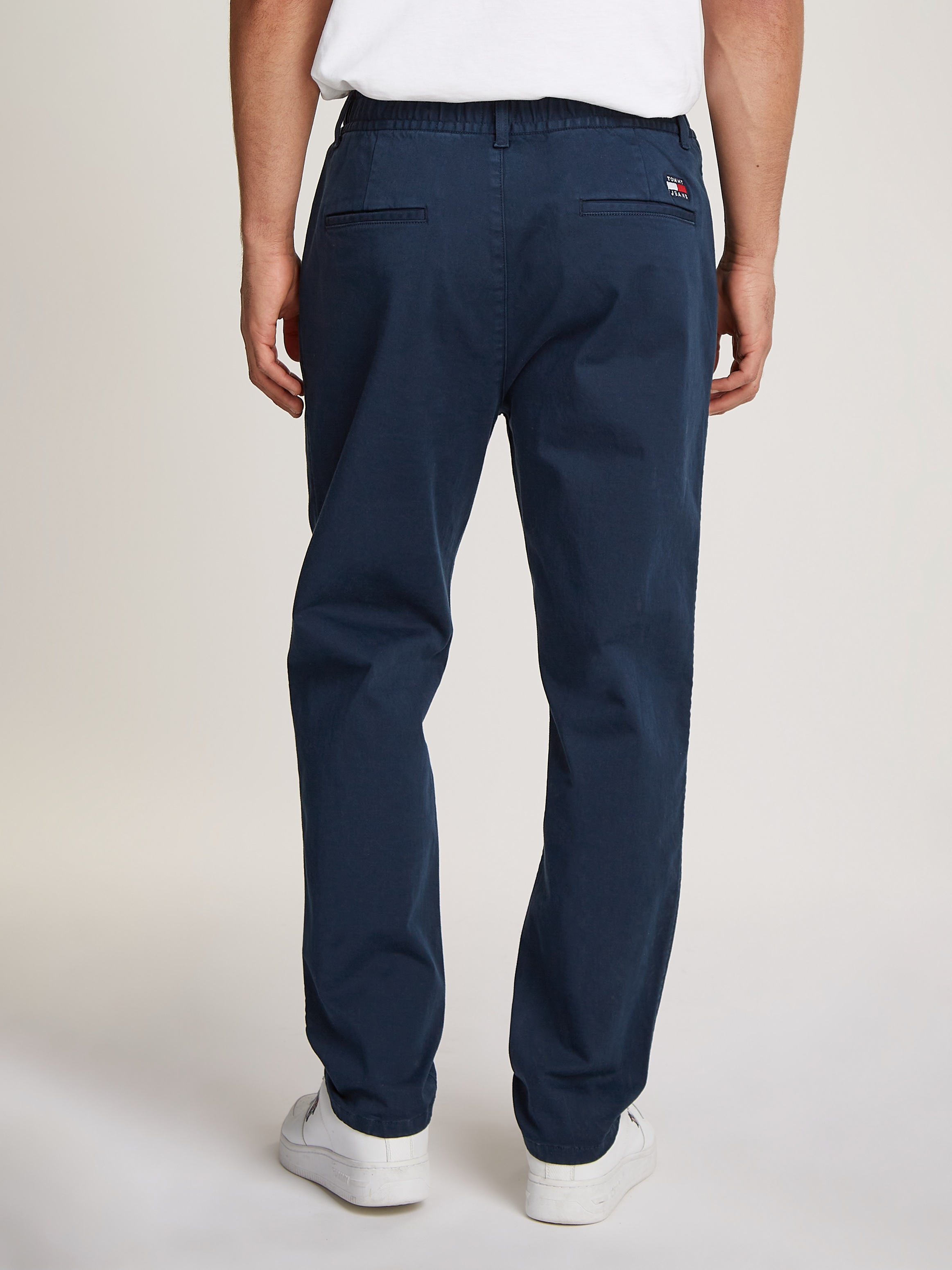 Tommy Jeans Chinohose "TJM CASUAL ELASTICATED PANT", mit Bundfalten günstig online kaufen