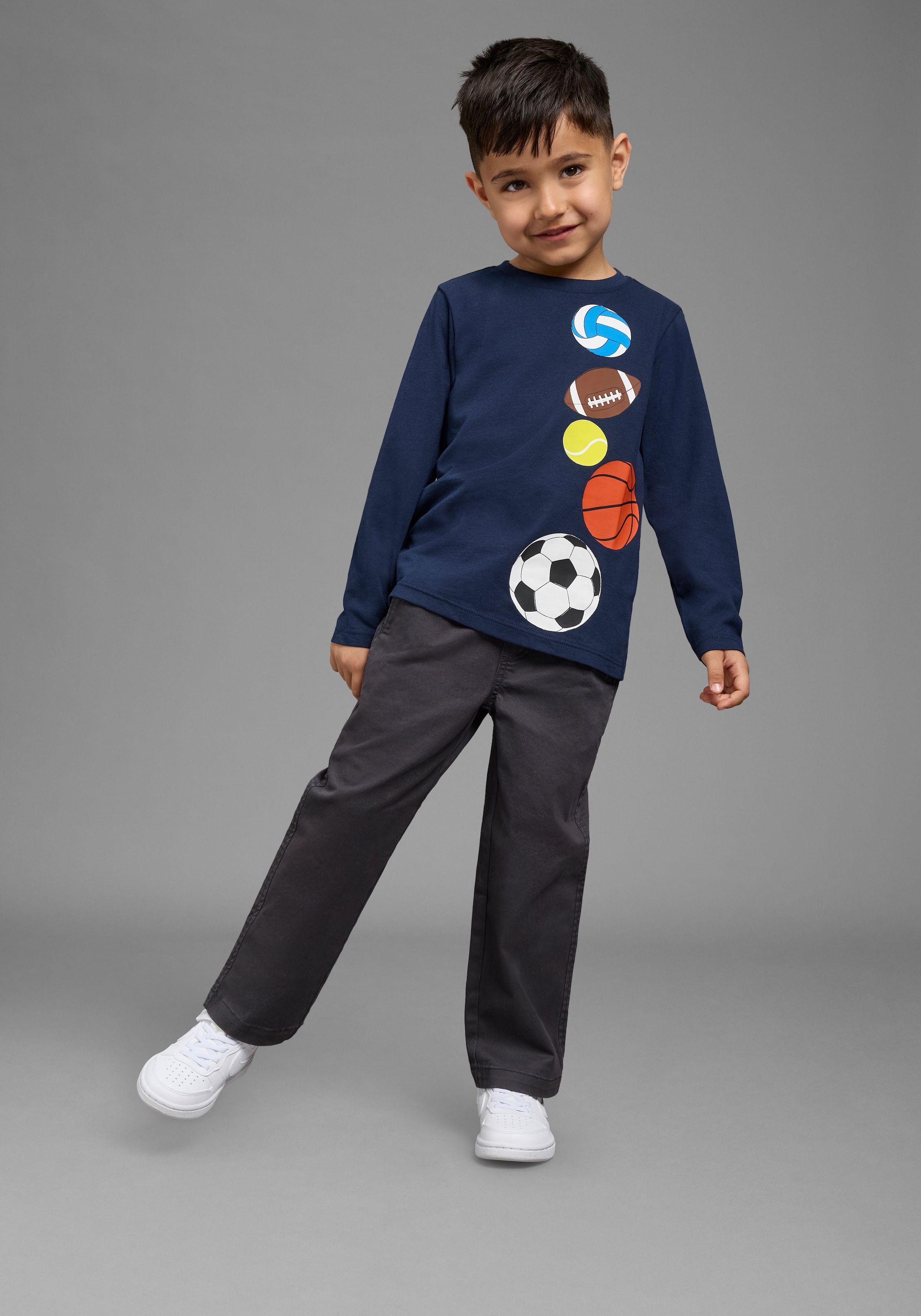 KIDSWORLD Langarmshirt »Shirt mit tollem Bälle Druck« Shirt mit Ball-Druck, Basic-Passform, Langarm, mit Rundhalsausschnitt
