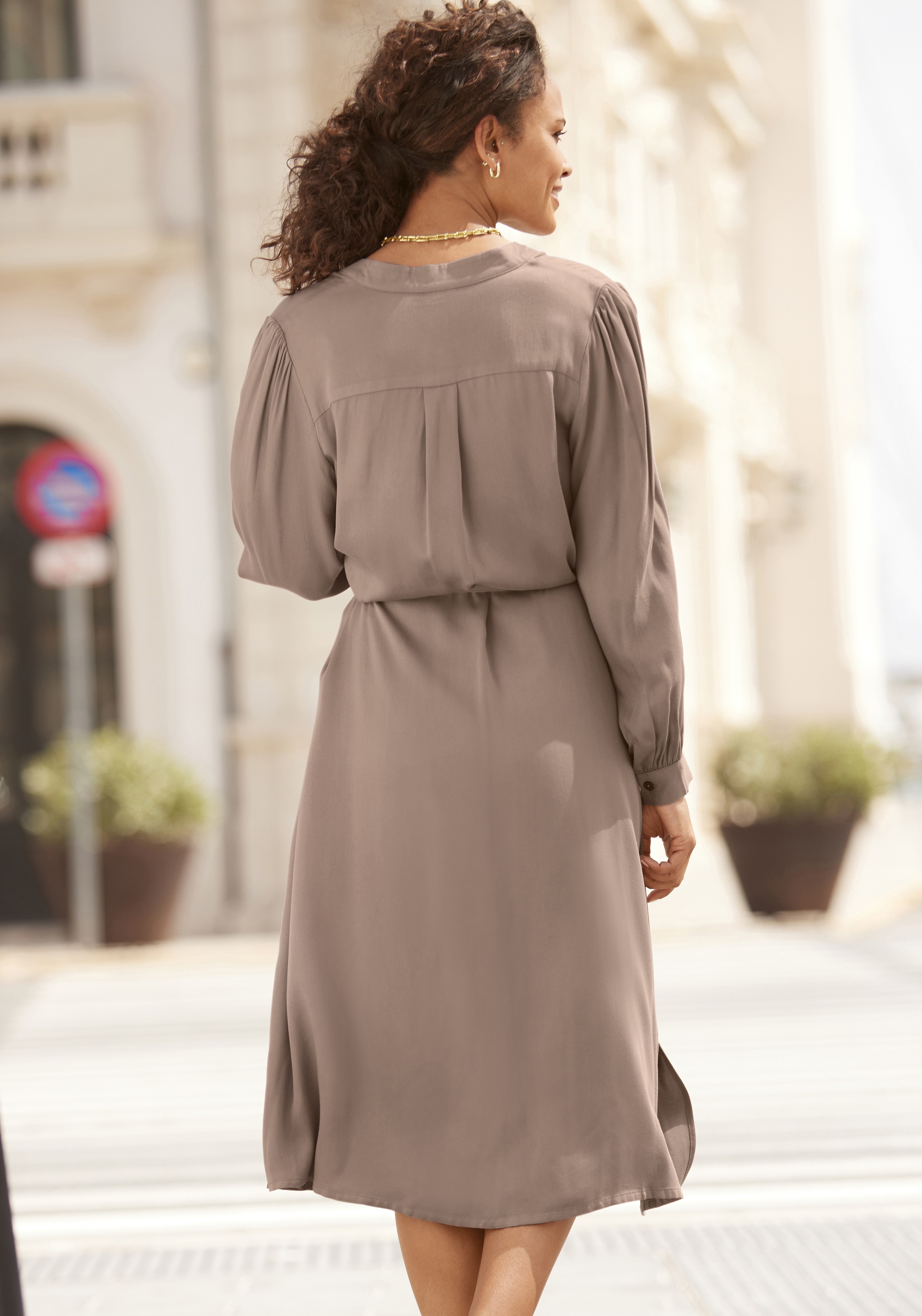 Thumbnail - LASCANA Hemdblusenkleid mit Bindegürtel, in lockerer Passform, elegantes Sommerkleid, Midikleid