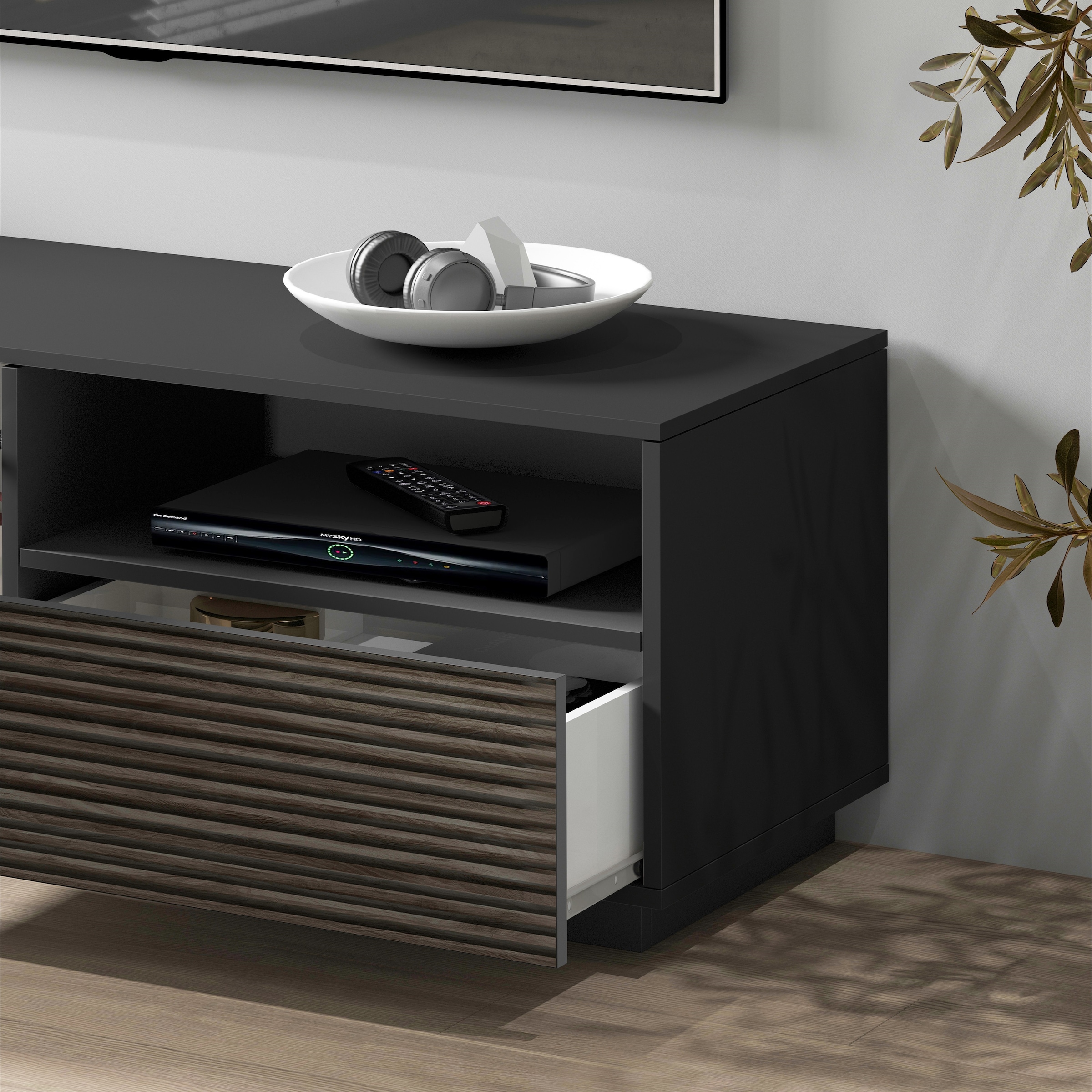 INOSIGN Lowboard »Vega,Lowboard,TV Board,TV Schrank,150 cm«, mit 2 Türen und 1 Schublade,Fronten mit Rillen-Optik