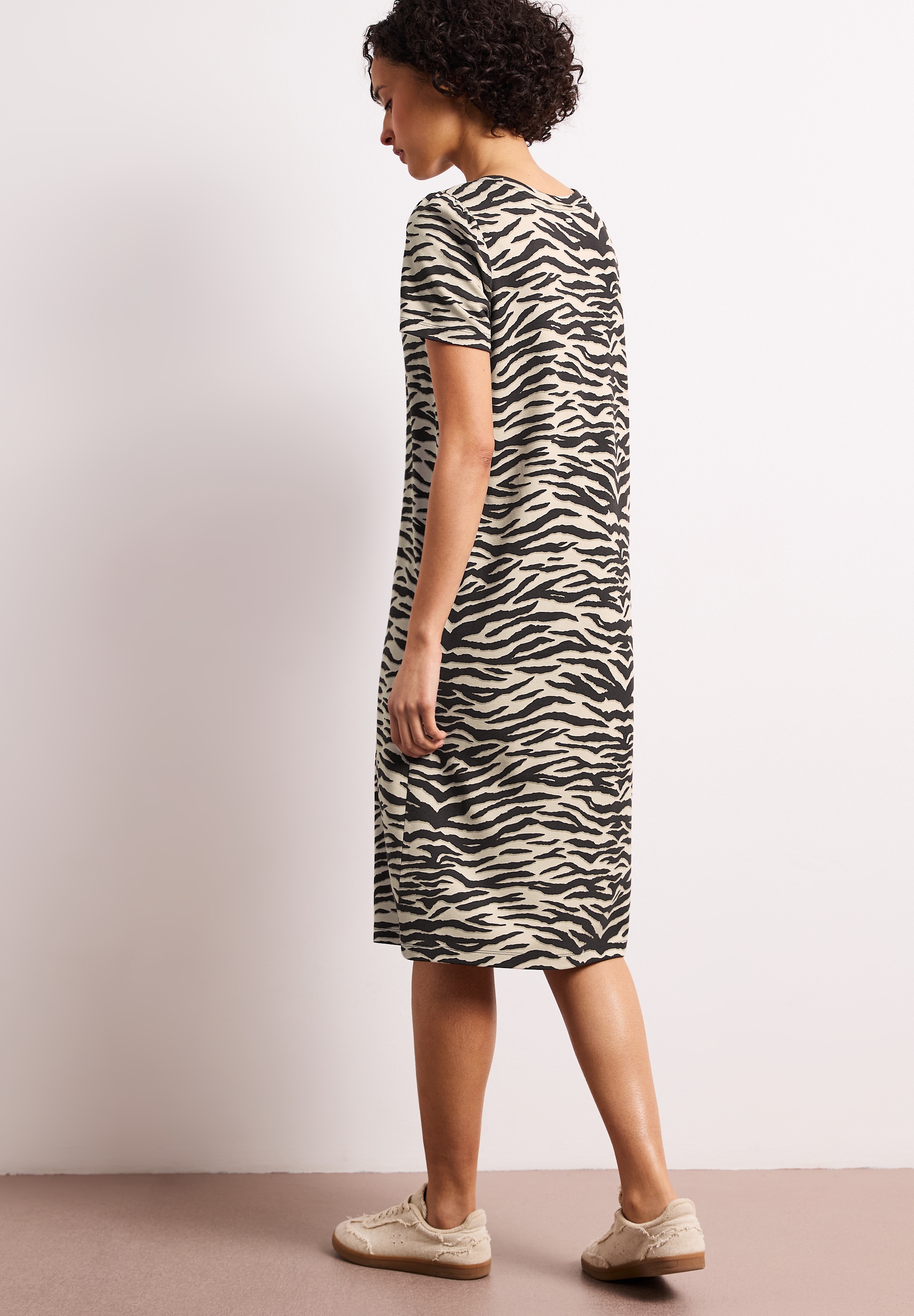 STREET ONE Shirtkleid Ohne Taschen Knielanges Sommerkleid mit Animal-Print