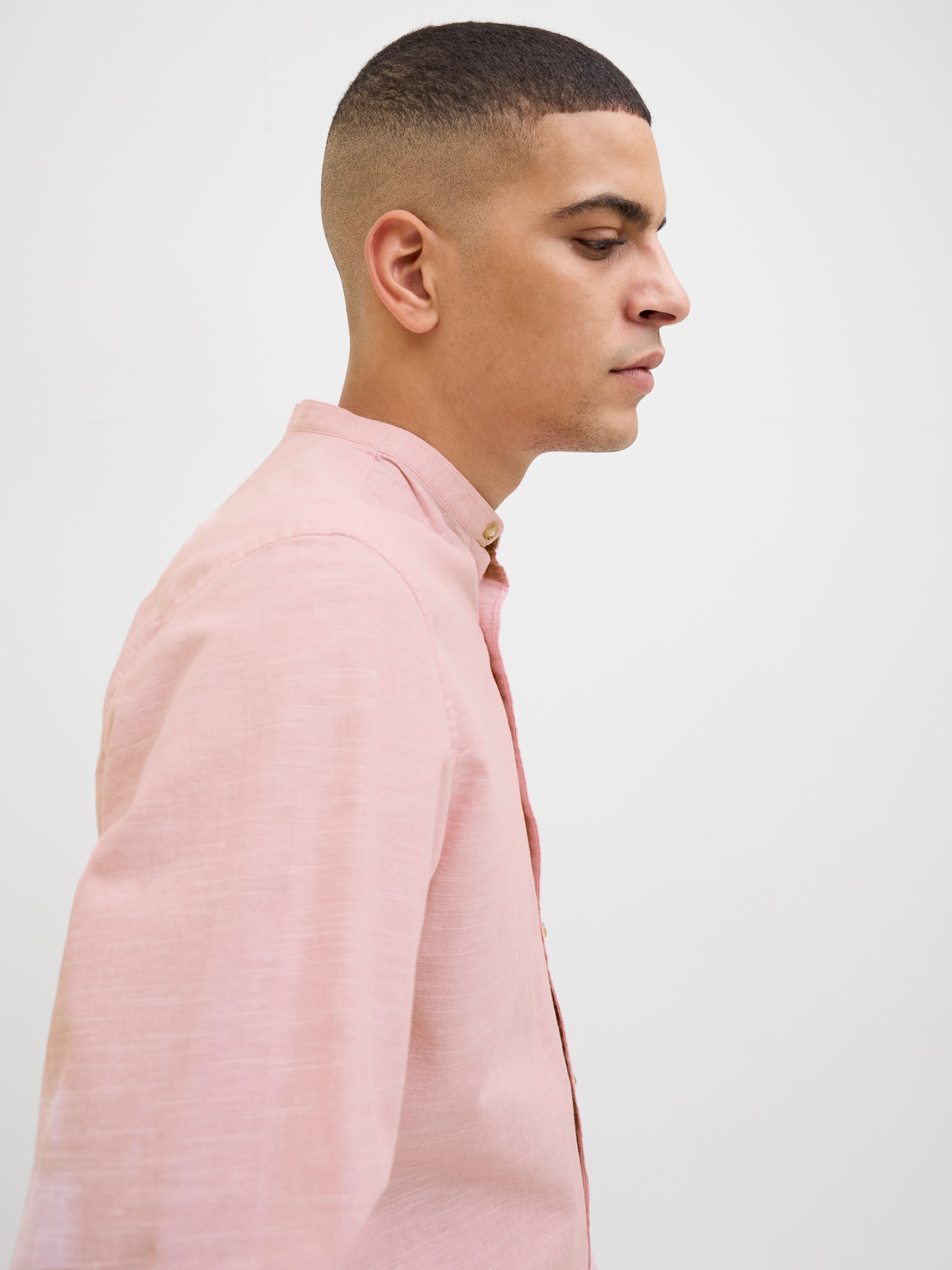 Jack & Jones "JJESUMMER BAND SHIRT LS SN" mit Bandkragen günstig online kaufen